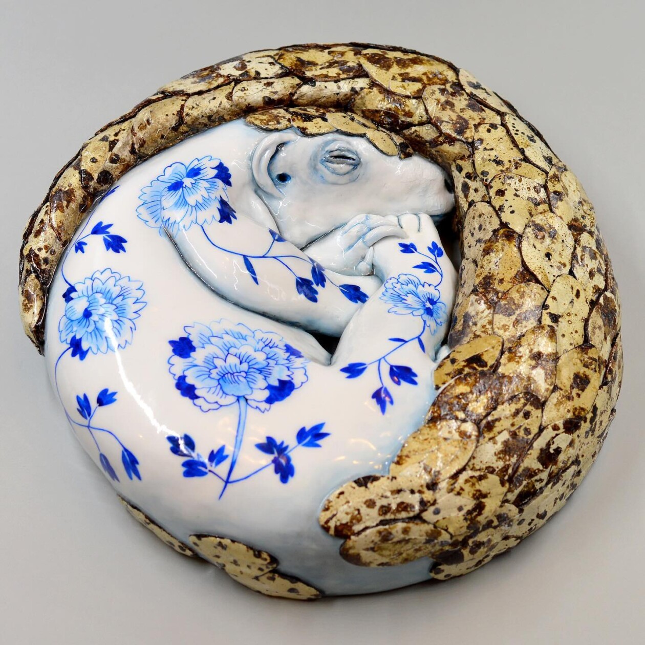 Fantastic Eggshell Sculptures Of Earth's Most Ancient Denizens By Sarah Lee (17)