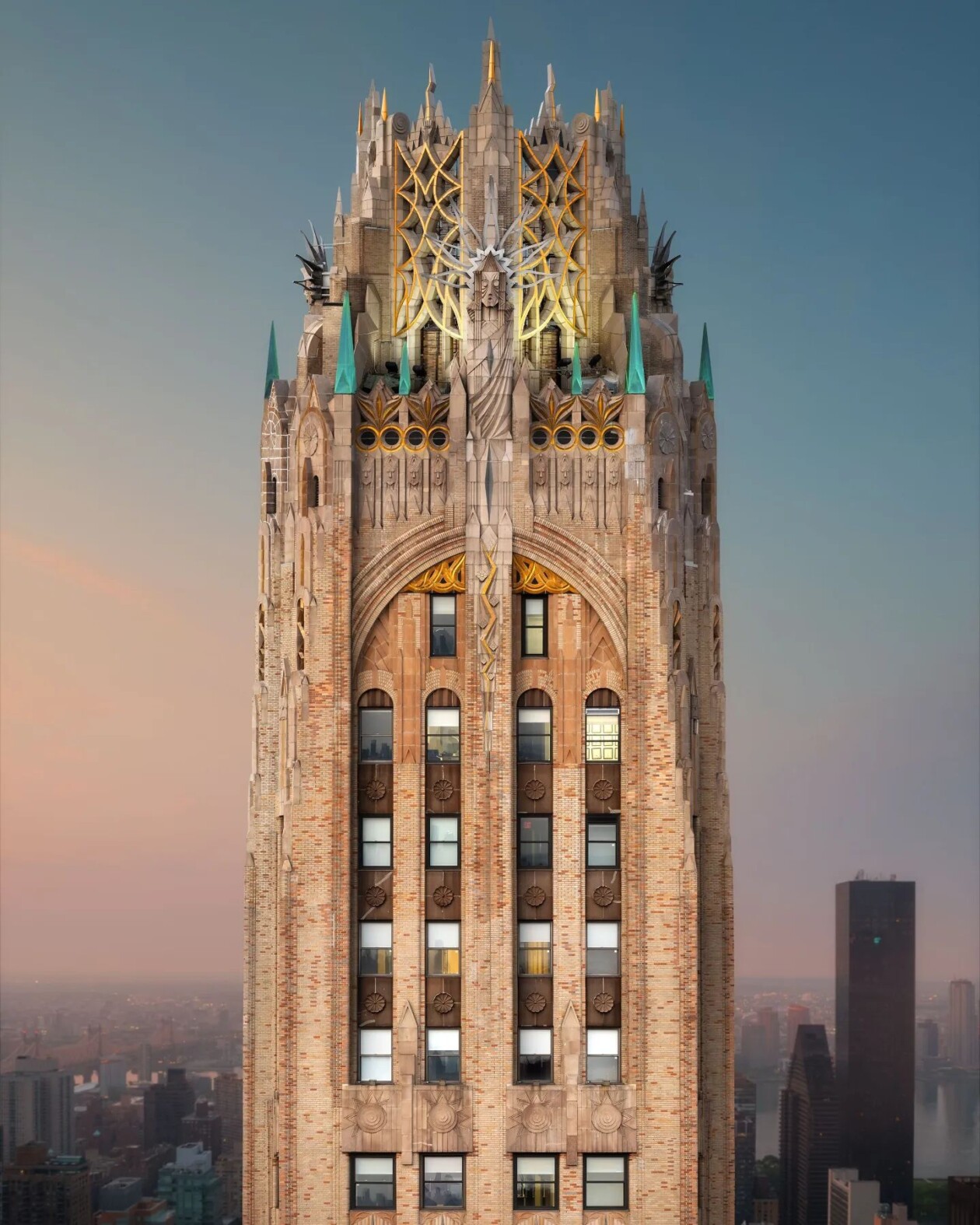 Formidable Drone Photographs That Celebrate The Beauty Of Historic High Rise Buildings In The Us By Chris Hytha (10)