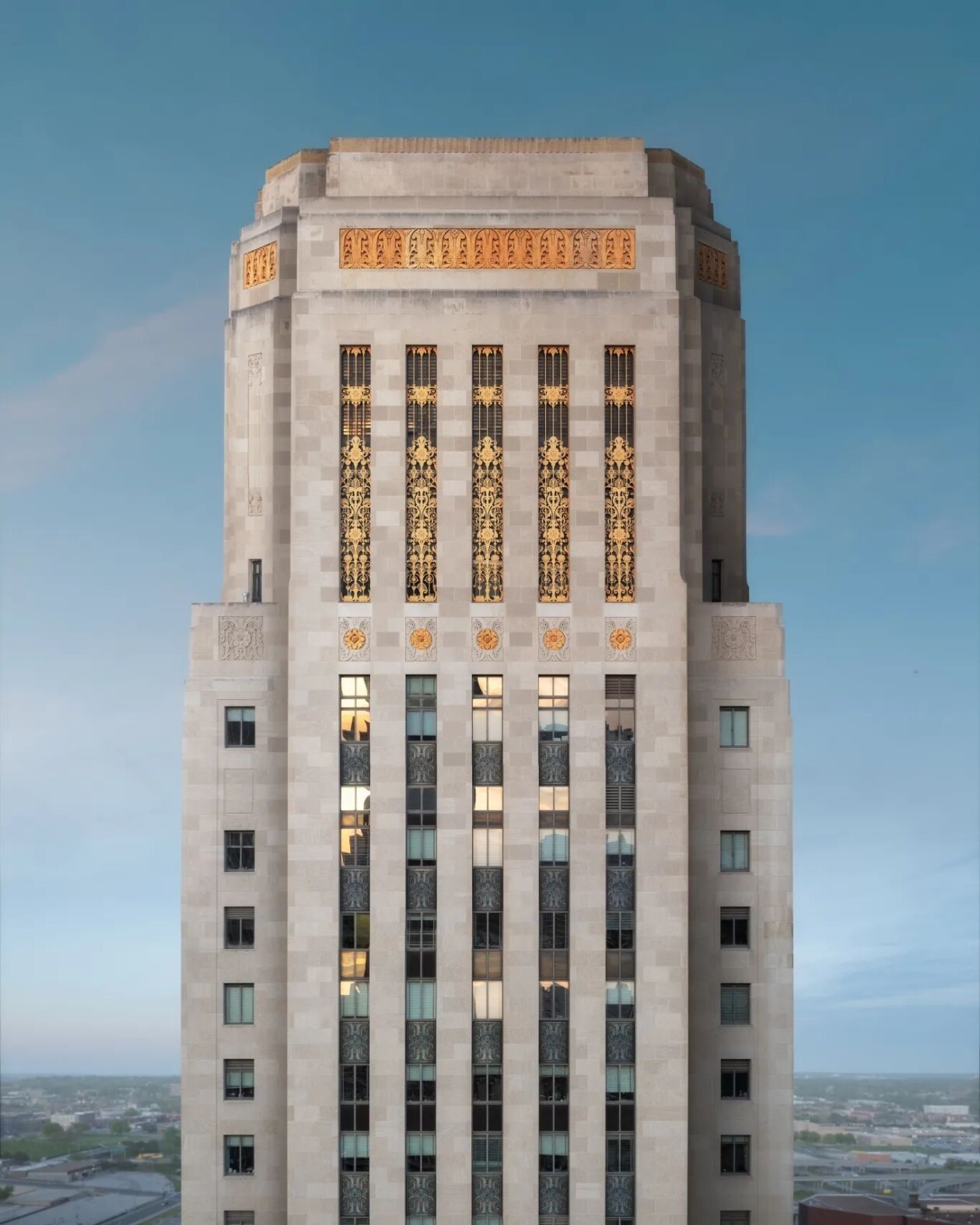 Formidable Drone Photographs That Celebrate The Beauty Of Historic High Rise Buildings In The Us By Chris Hytha (15)