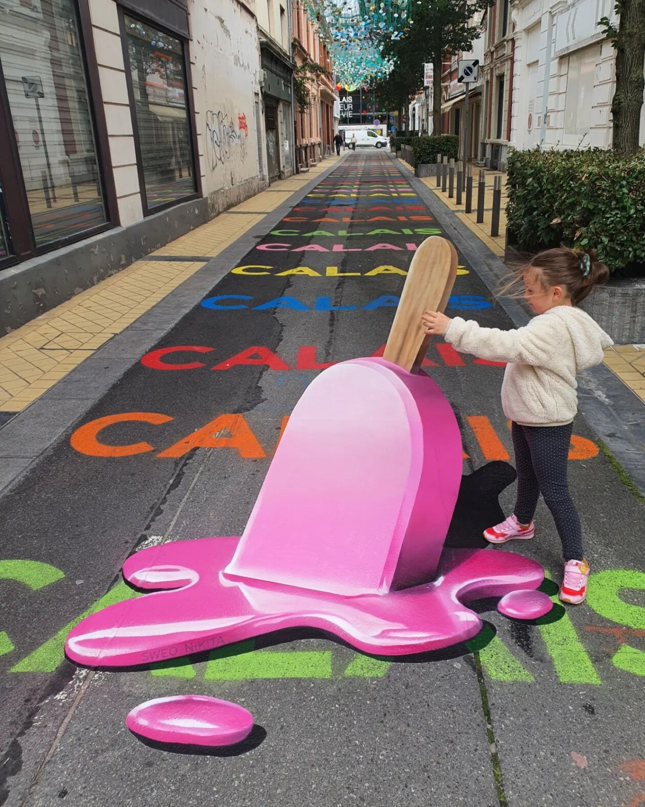 Impressive Graffiti With Optical Illusion By Sebastien Sweo And Nikita (10)