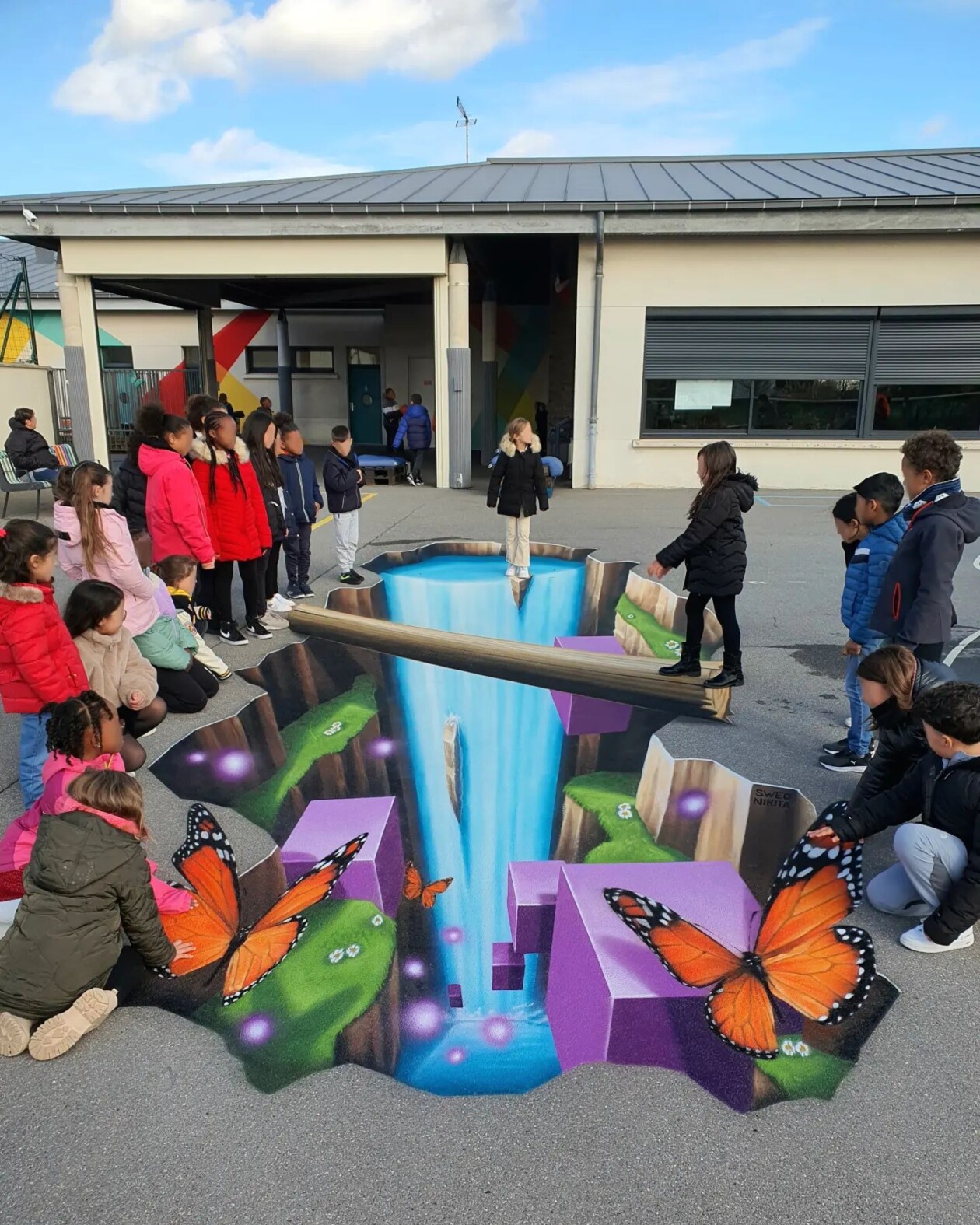 Impressive Graffiti With Optical Illusion By Sebastien Sweo And Nikita (19)