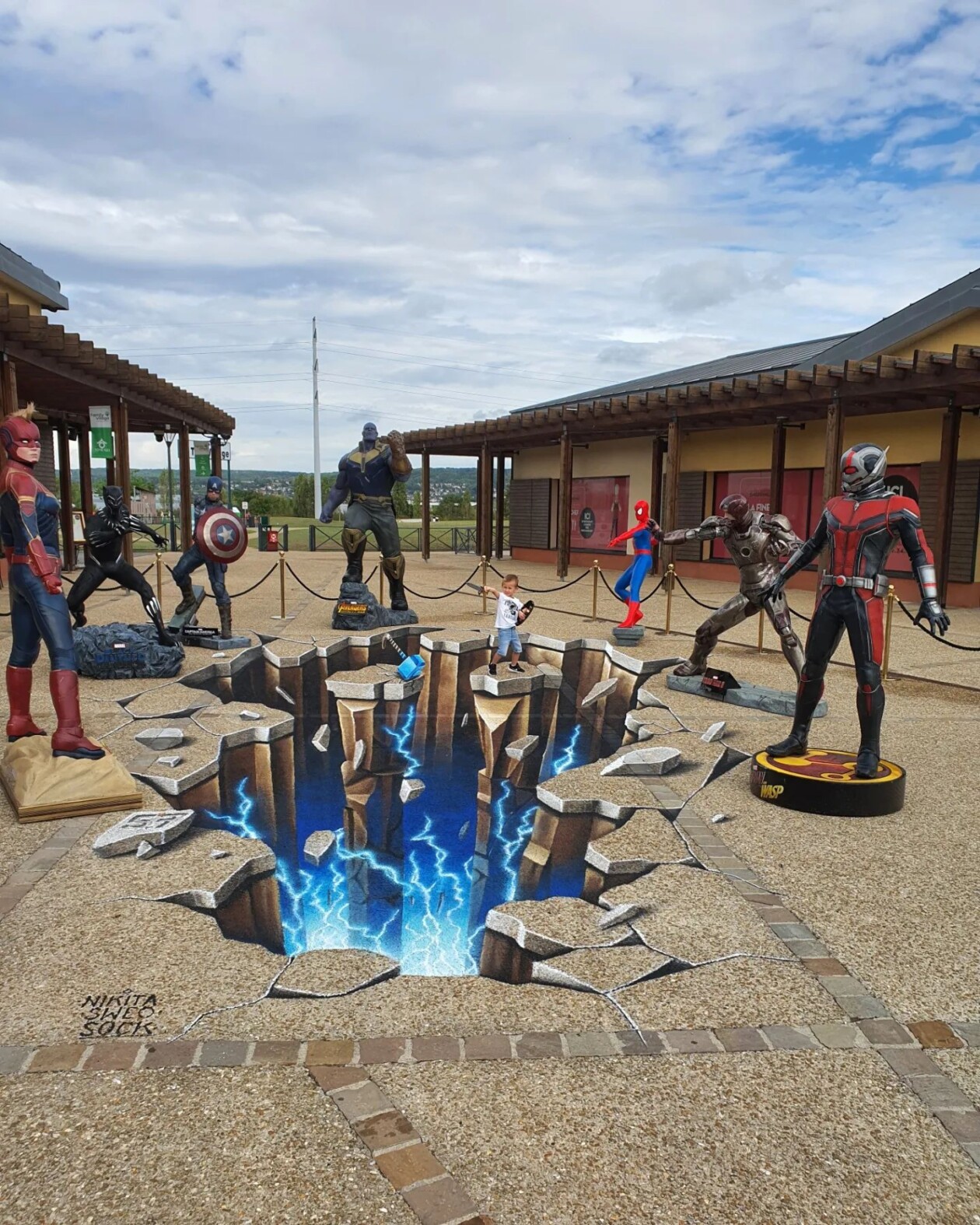 Impressive Graffiti With Optical Illusion By Sebastien Sweo And Nikita (4)