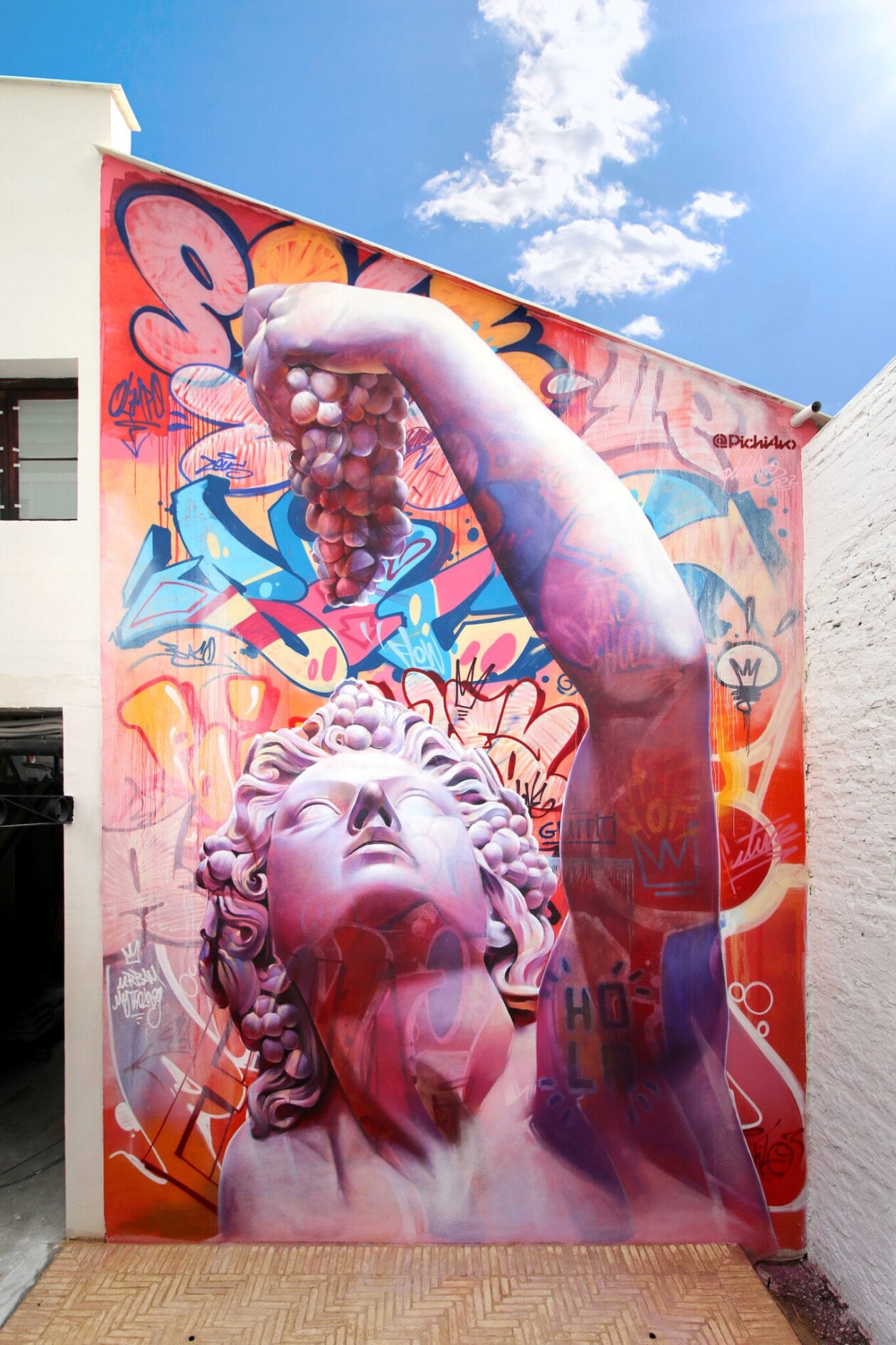 Impressive Monumental Murals That Blend Classical Figures And Graffiti By Pichiavo (13)