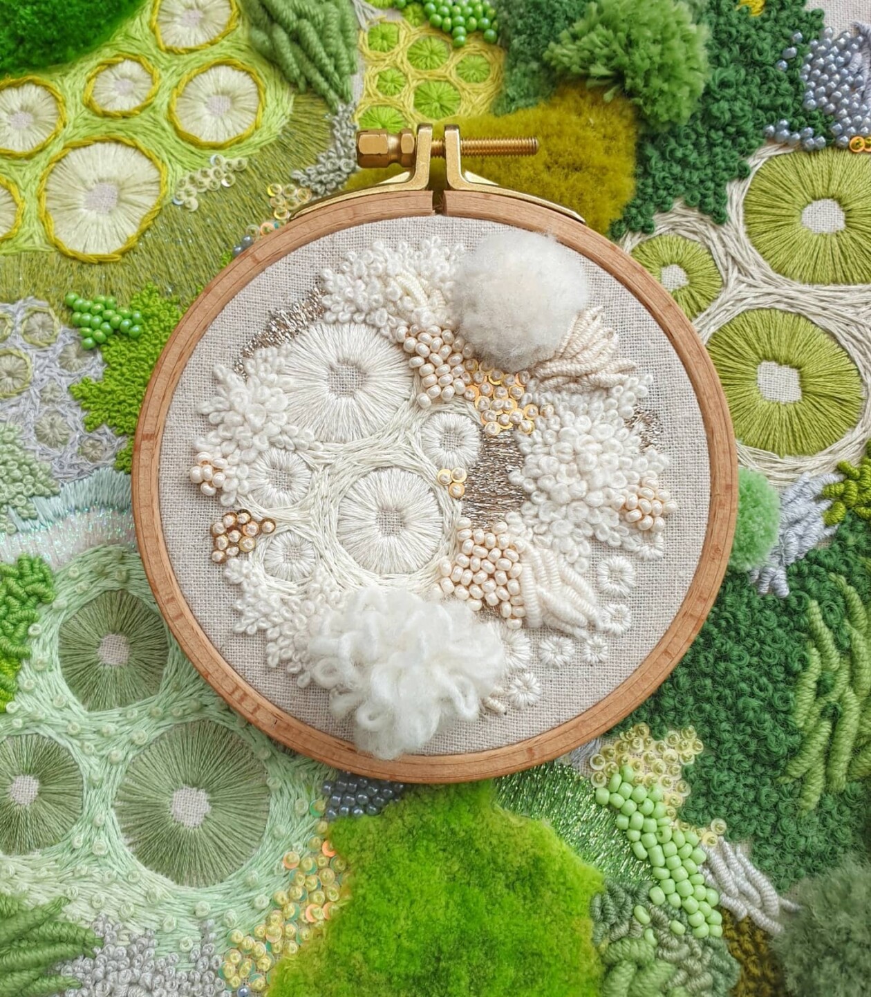 Marvelous Embroideries Inspired By Moss, Coral, And Lichen Forms By Hannah Kwasnycia (10)