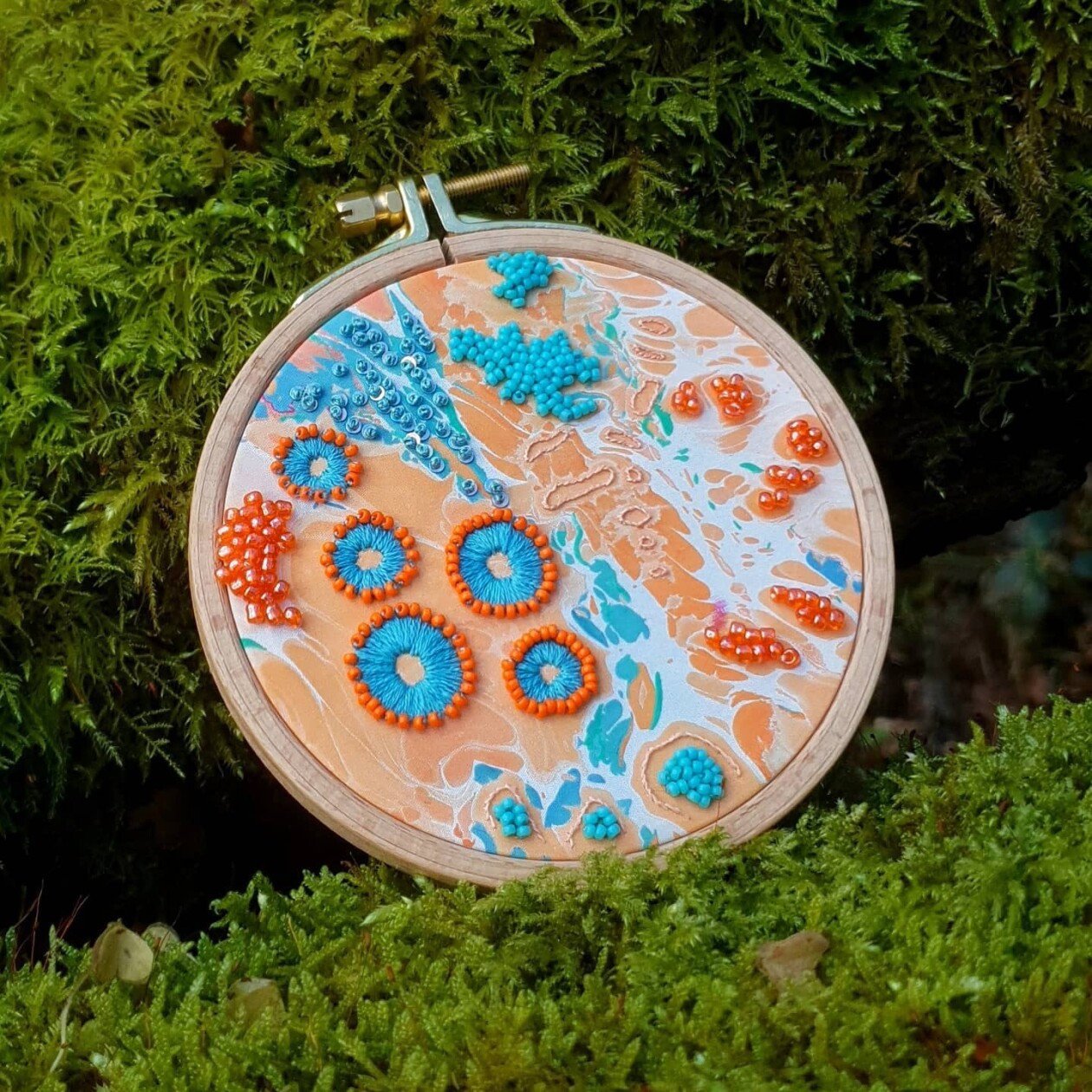 Marvelous Embroideries Inspired By Moss, Coral, And Lichen Forms By Hannah Kwasnycia (12)