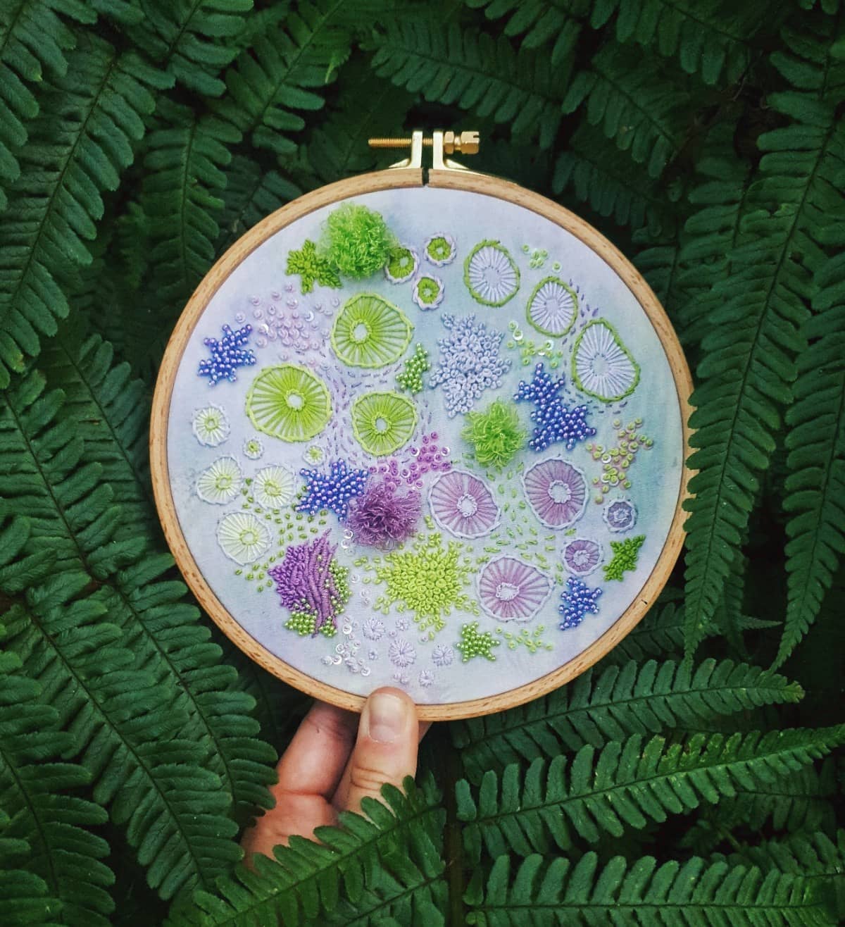 Marvelous Embroideries Inspired By Moss, Coral, And Lichen Forms By Hannah Kwasnycia (9)