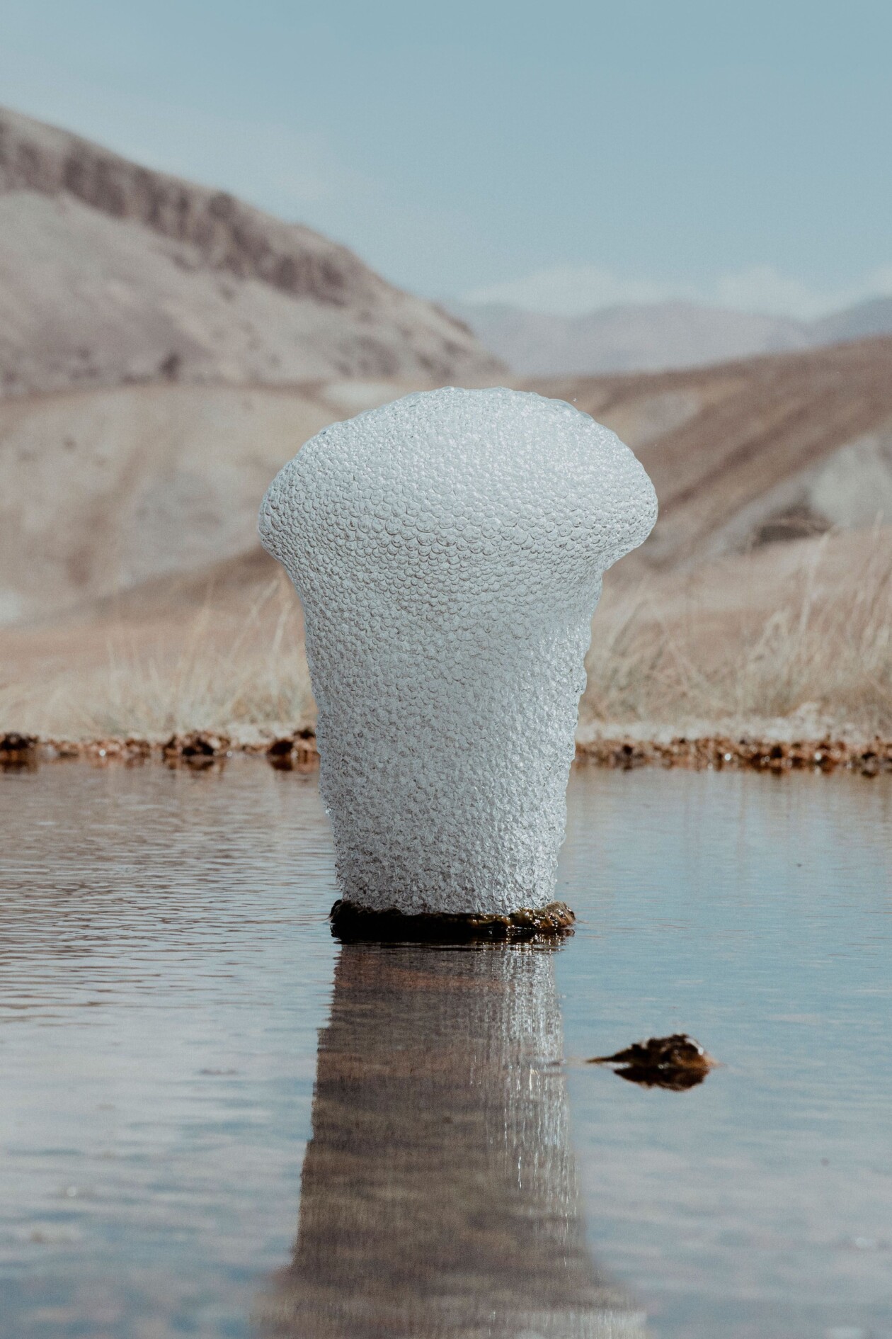 Photos Of A Tiny Geyser In Tajikistan’s Pamir Mountains By Øystein Sture Aspelund (1)