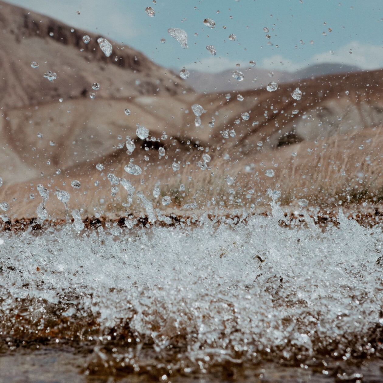 Photos Of A Tiny Geyser In Tajikistan’s Pamir Mountains By Øystein Sture Aspelund (30)