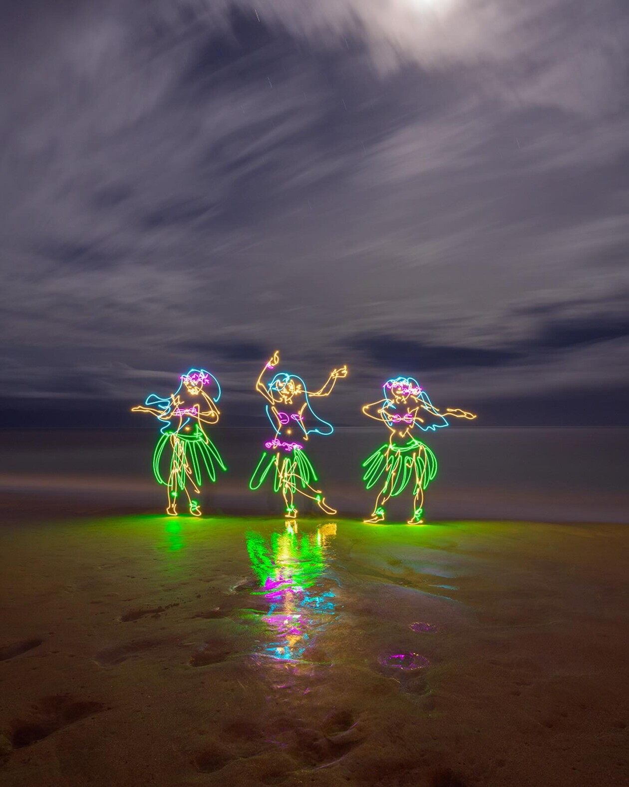 The Hypnotizing Light Painting Photography Of Dariustwin (16)