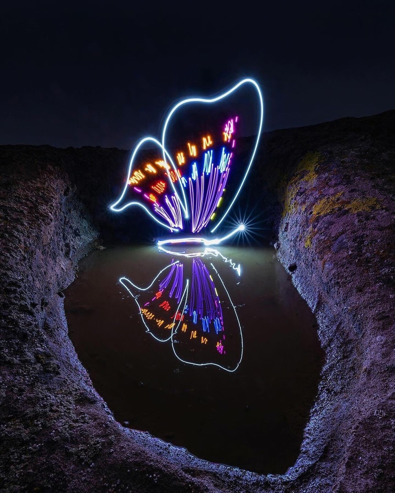 The Hypnotizing Light Painting Photography Of Dariustwin (4)