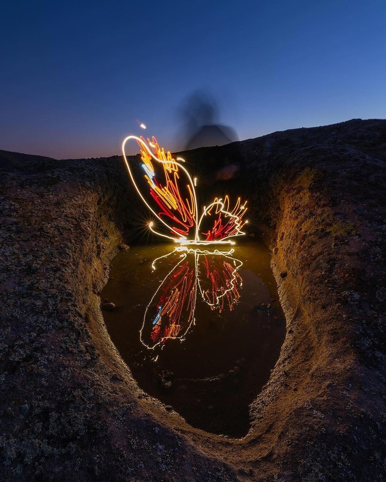 The Hypnotizing Light Painting Photography Of Dariustwin (5)