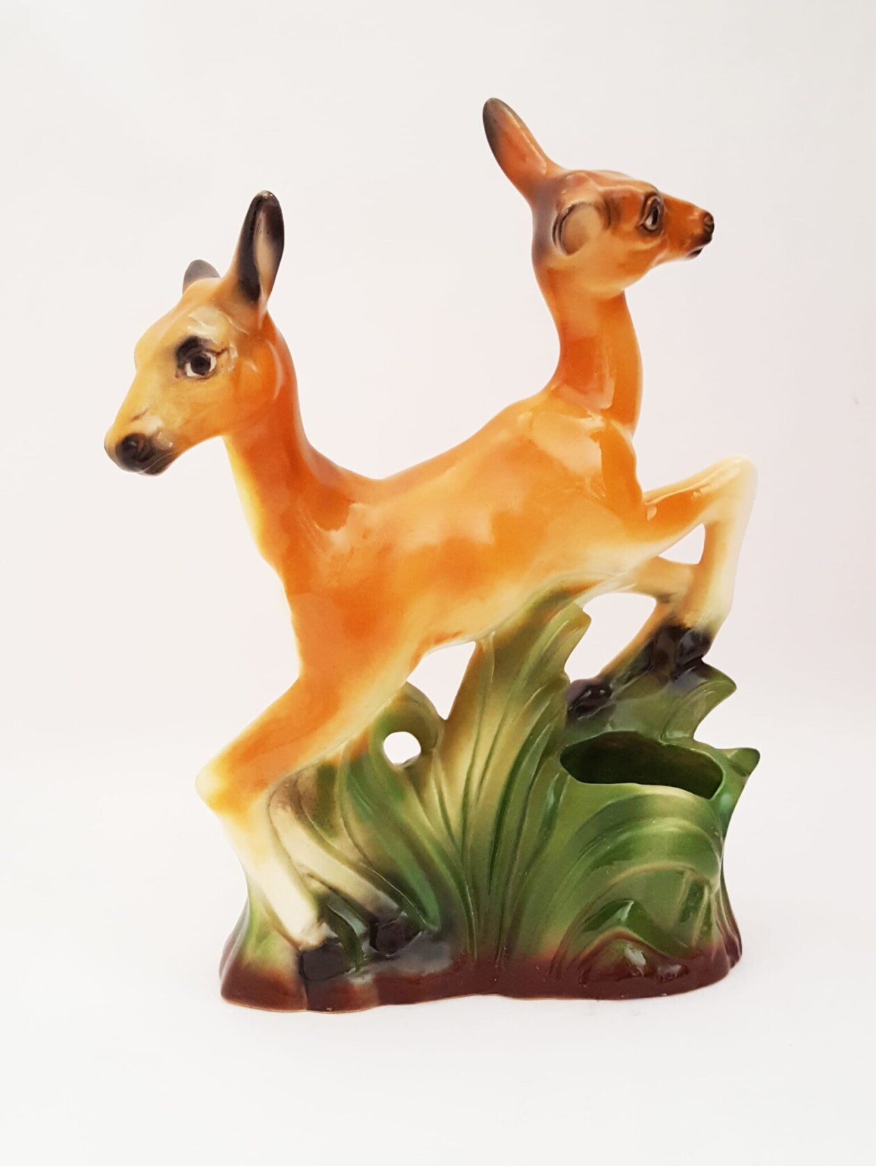 Debra Broz Brings To Life Uncanny Beings By Creating Unexpected Mashups Between Animals, Plants, And Humans (1)