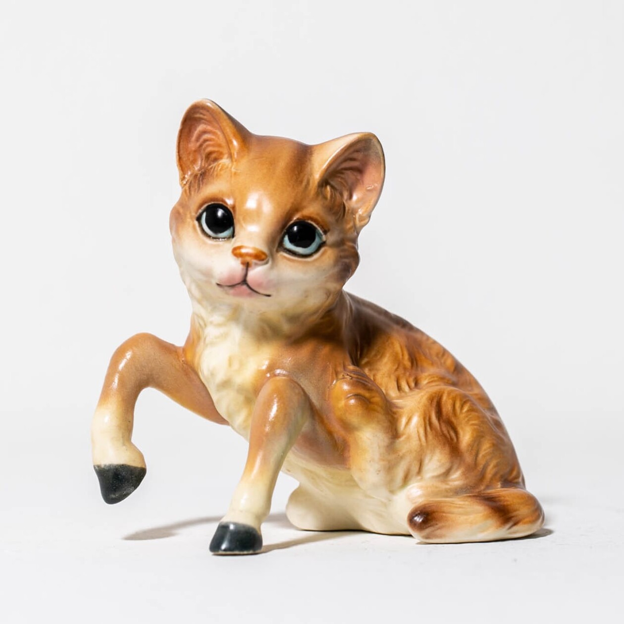 Debra Broz Brings To Life Uncanny Beings By Creating Unexpected Mashups Between Animals, Plants, And Humans (17)