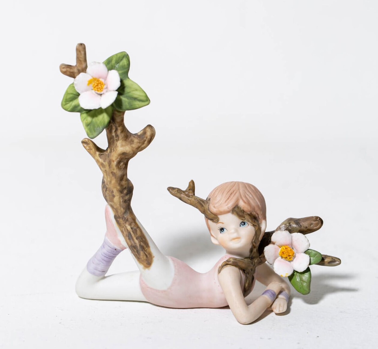 Debra Broz Brings To Life Uncanny Beings By Creating Unexpected Mashups Between Animals, Plants, And Humans (20)