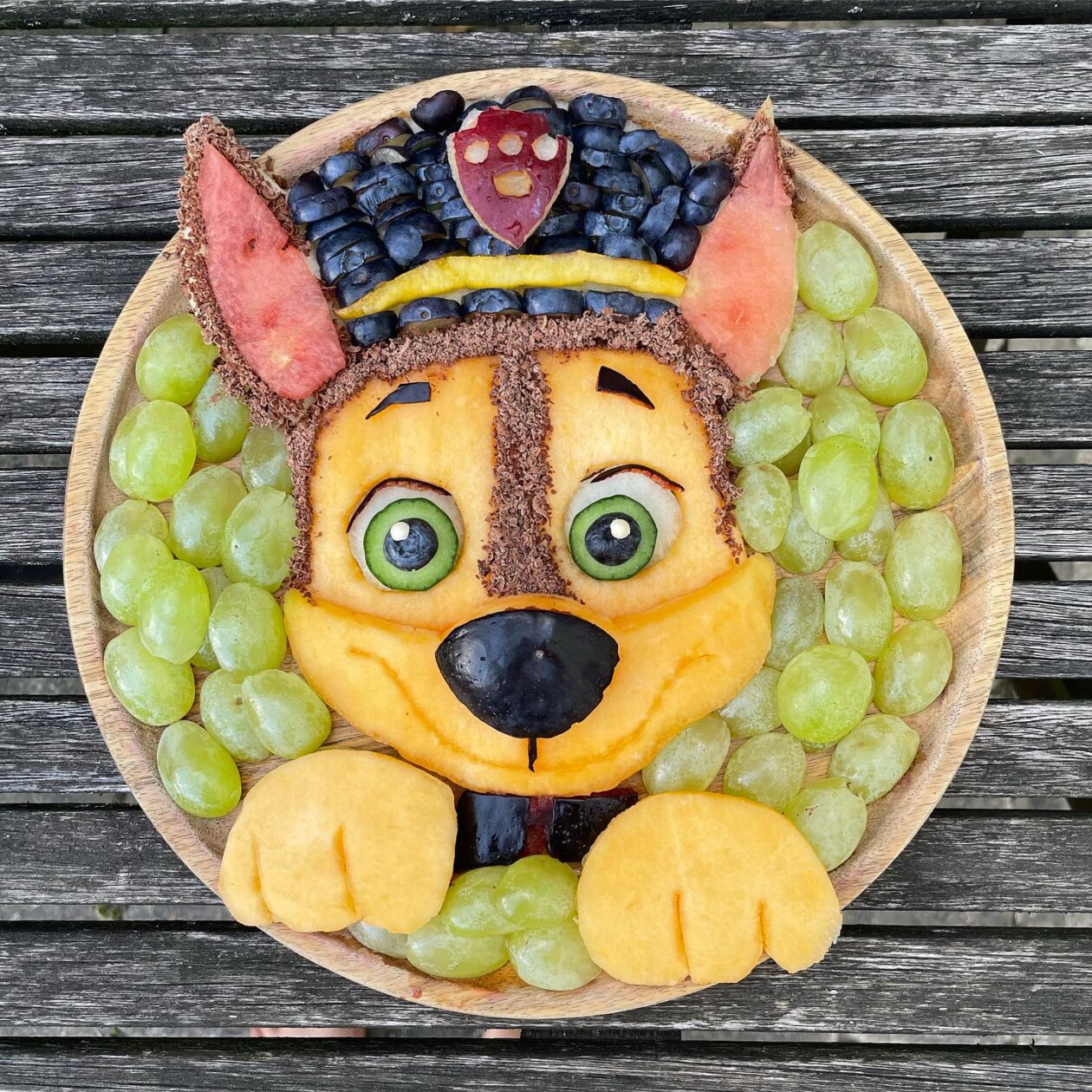 Fresh Fruits And Vegetables Cleverly Turned Into Cute Characters By Sarah Lescrauwaet Beach (2)