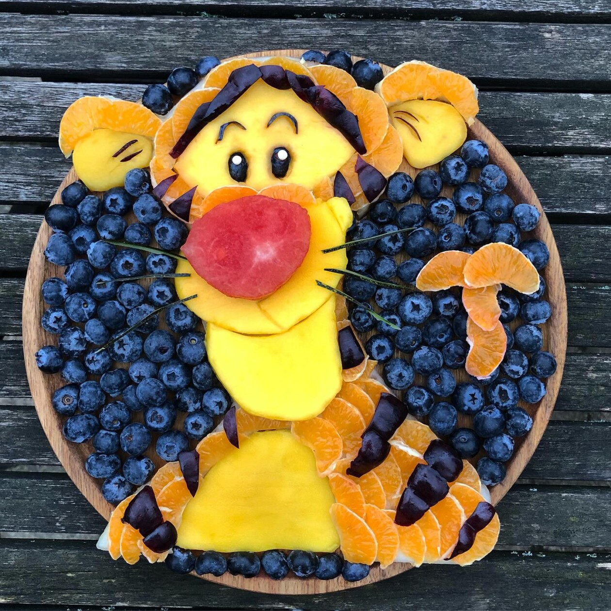 Fresh Fruits And Vegetables Cleverly Turned Into Cute Characters By Sarah Lescrauwaet Beach (6)