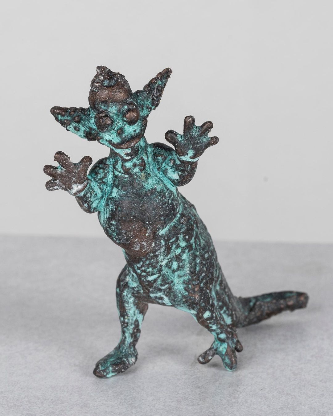 Joshua Goode Blends Ancient Relics With Pop Culture Icons In His Anachronistic Sculptures (18)