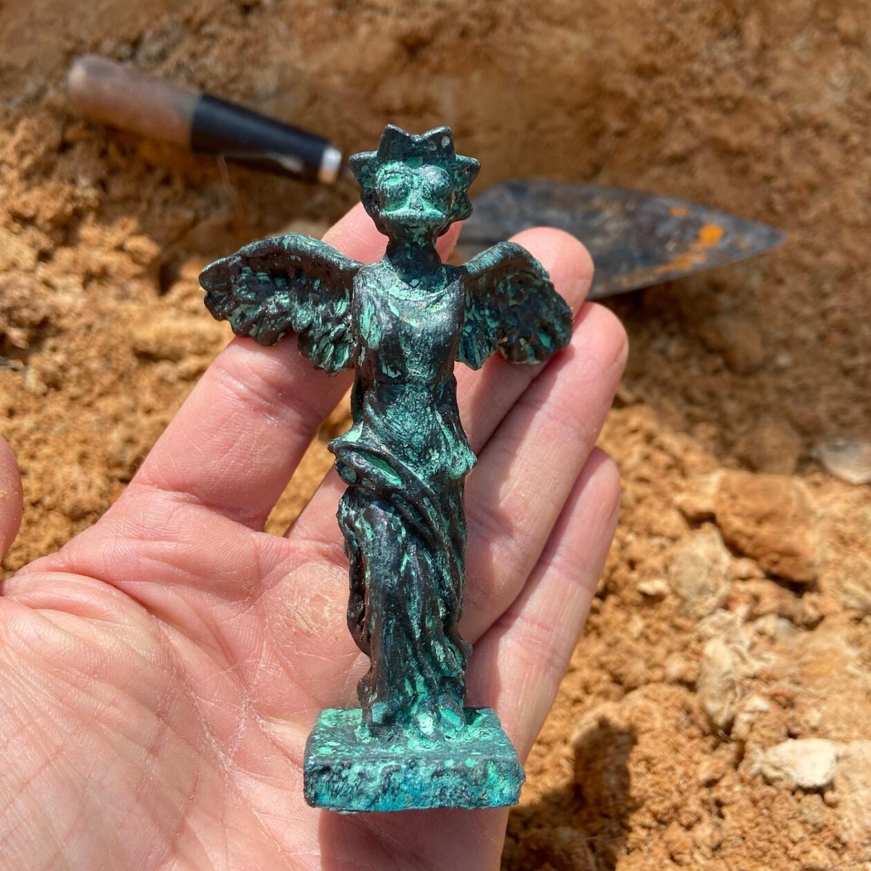 Joshua Goode Blends Ancient Relics With Pop Culture Icons In His Anachronistic Sculptures (19)