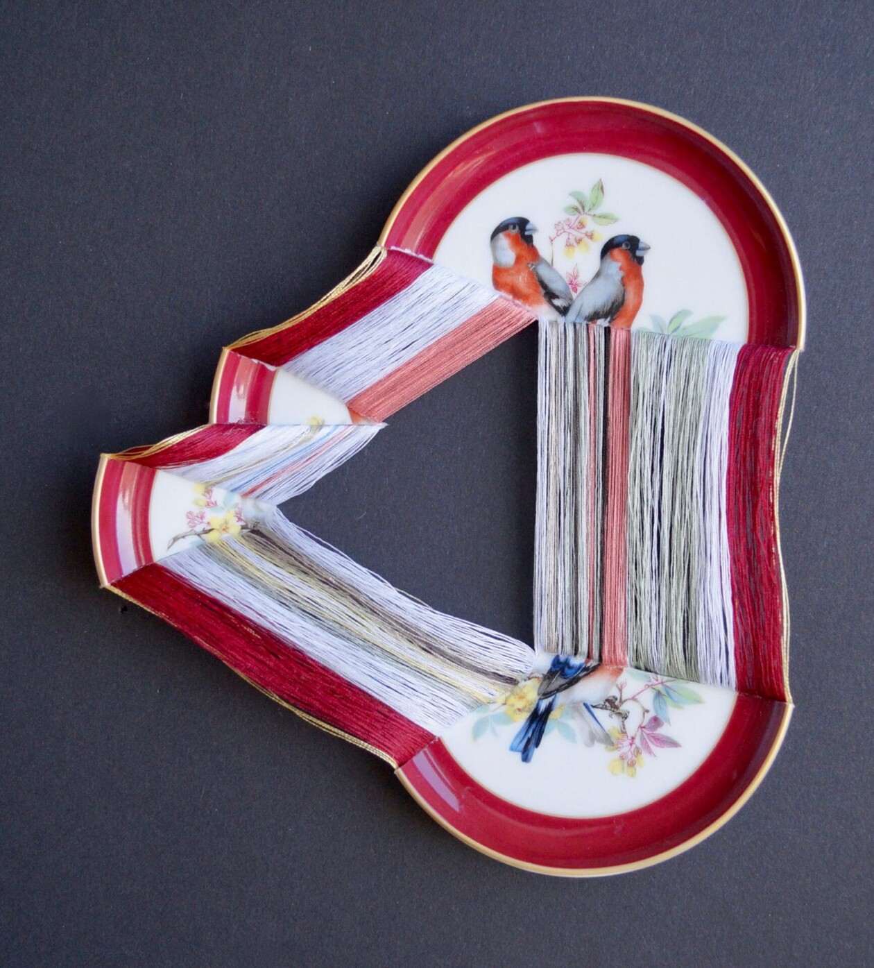 Porcelain And Threads, Intriguing Contemporary Sculptures By Helena Hafemann (1)