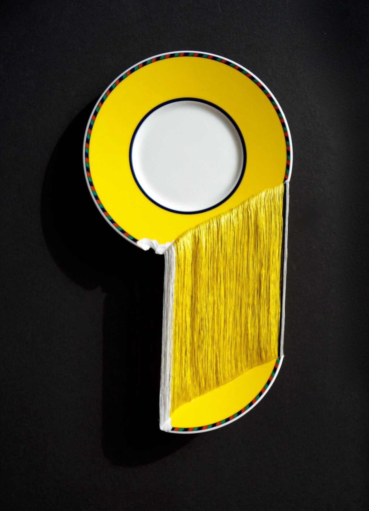 Porcelain And Threads, Intriguing Contemporary Sculptures By Helena Hafemann (2)