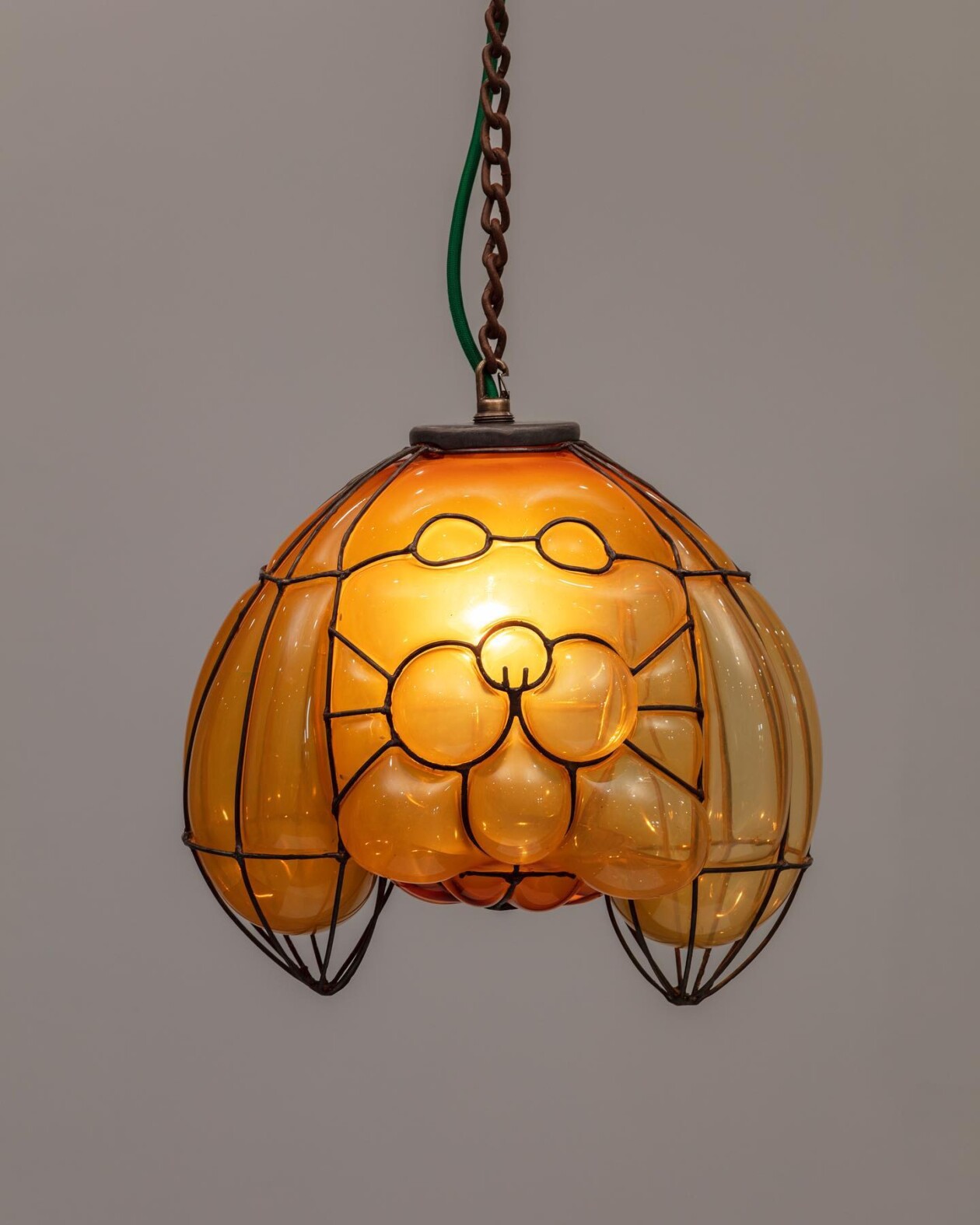 Sculptural Glass Pendants Of Otherworldly Blob Creatures By Katie Stout (5)