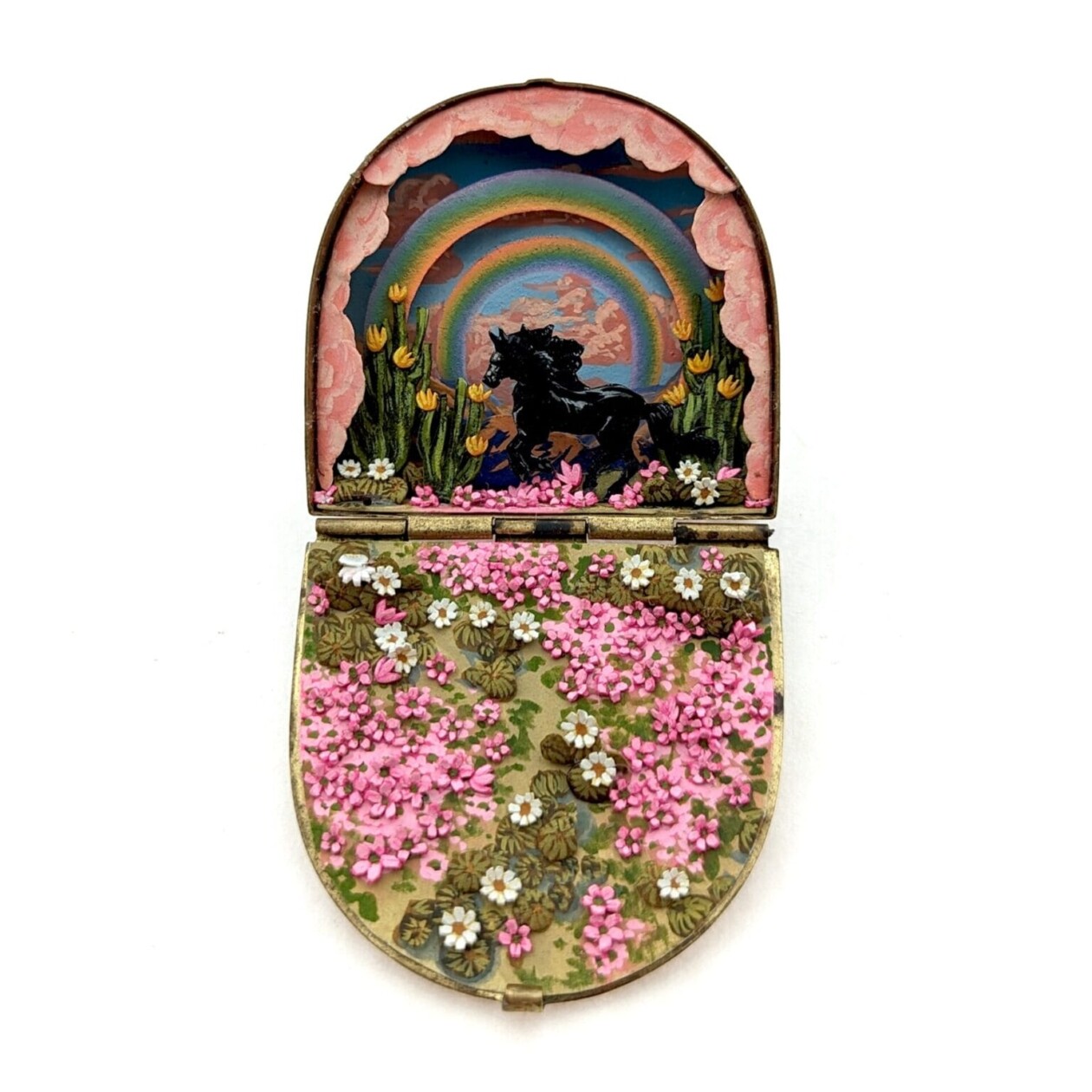 Splendid Miniature Dioramas Made From Paper By Shannon Taylor (4)