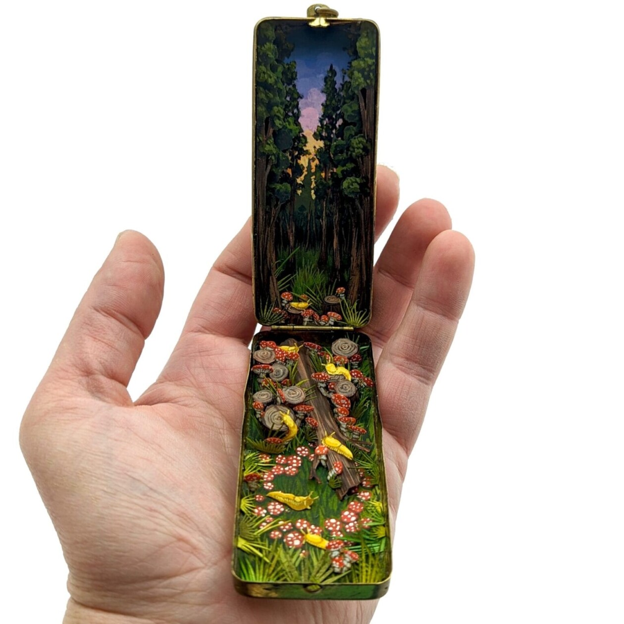 Splendid Miniature Dioramas Made From Paper By Shannon Taylor (6)