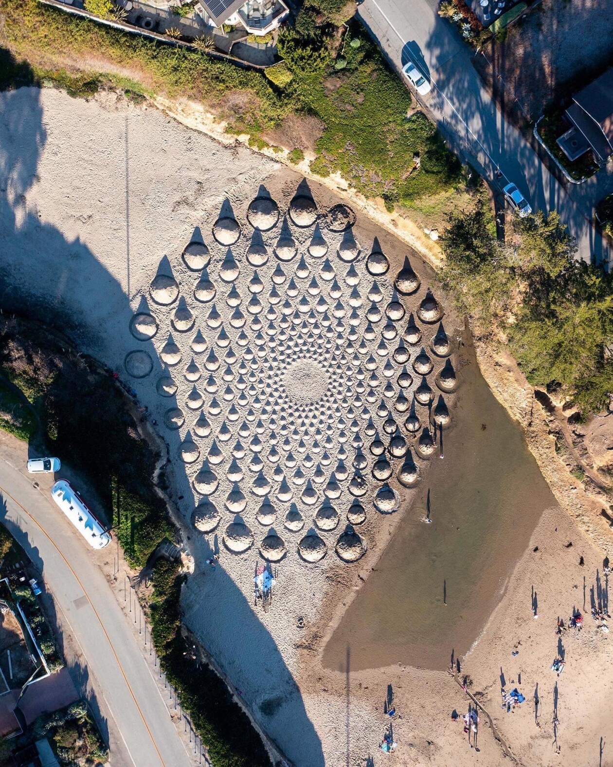 The Monumental And Precise Land Art Of California Artist Jim Denevan (10)