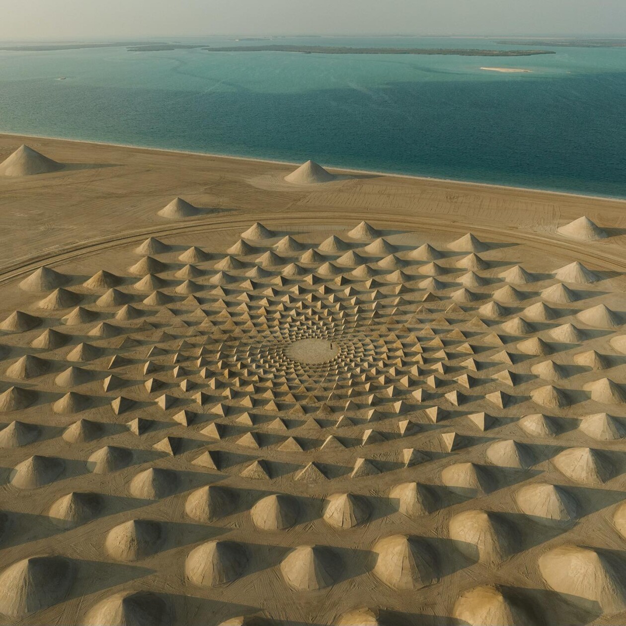 The Monumental And Precise Land Art Of California Artist Jim Denevan (14)
