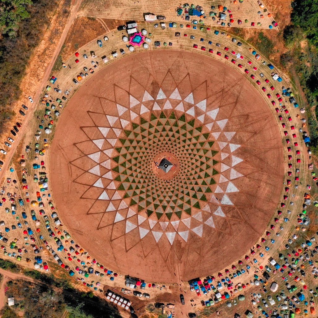 The Monumental And Precise Land Art Of California Artist Jim Denevan (3)
