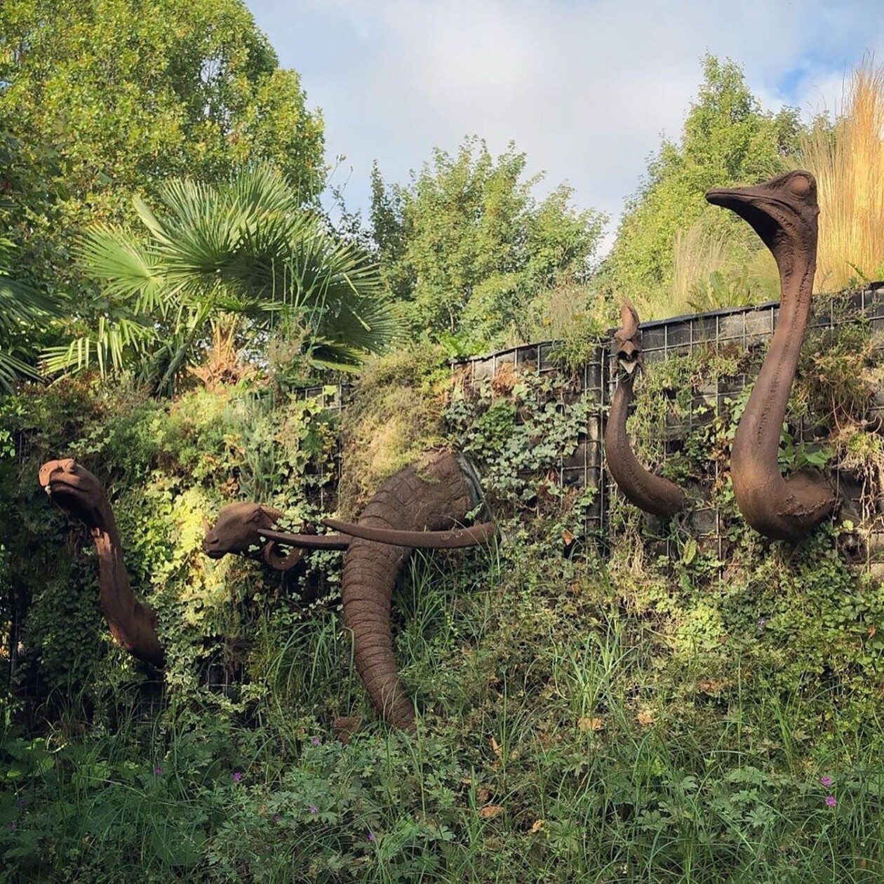Trophy, Thought Provoking Giant Animal Sculptures By Quentin Garel (5)