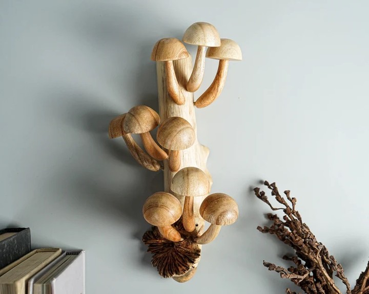 Exploring Yudi’s Exquisite Wooden Sculptures (12)