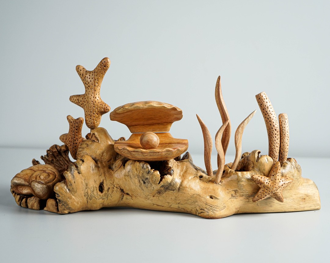 Exploring Yudi’s Exquisite Wooden Sculptures (20)