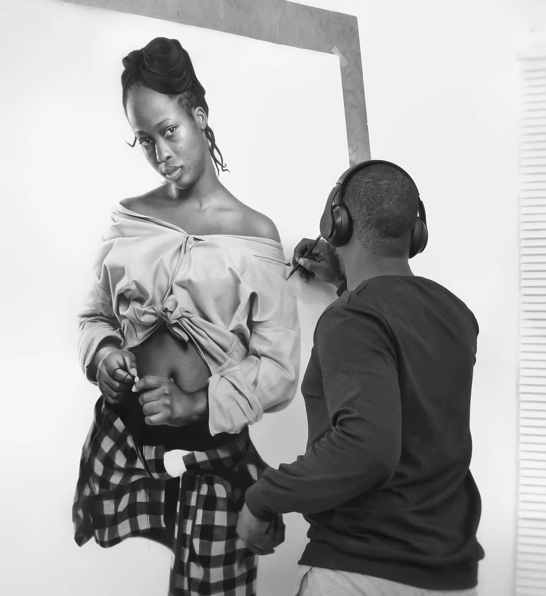 Hyperrealistic Black And White Pencil Drawings Of Arinze Stanley (3)