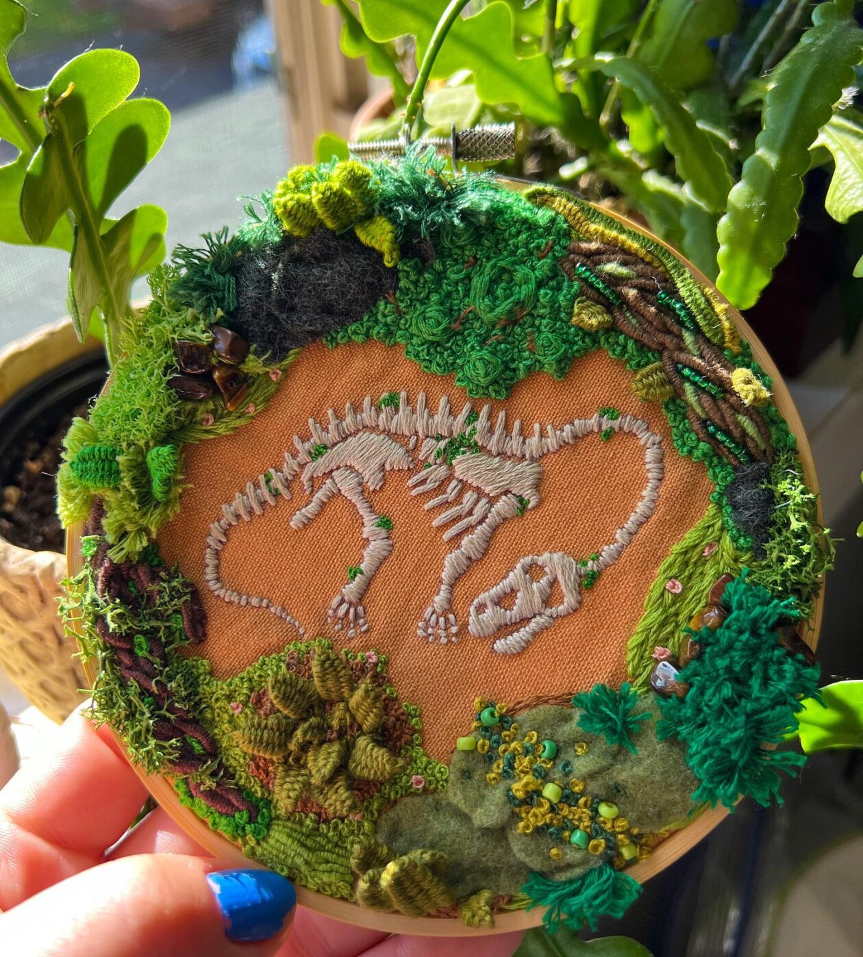 Jurassic Threads, The Clever Dinosaur Fossil Embroideries Of Ashley Wood (1)