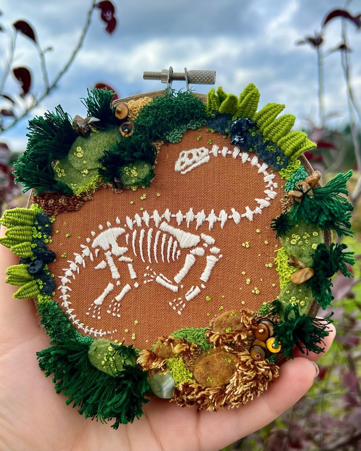 Jurassic Threads, The Clever Dinosaur Fossil Embroideries Of Ashley Wood (10)