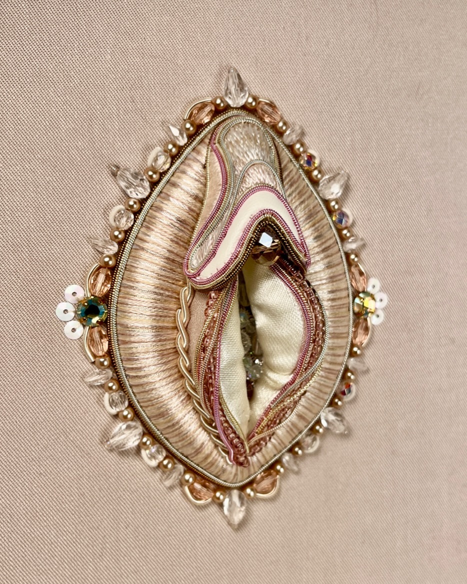 The Exquisite Embroidery And Bead Sculptures Of Studio Over And Out (10)