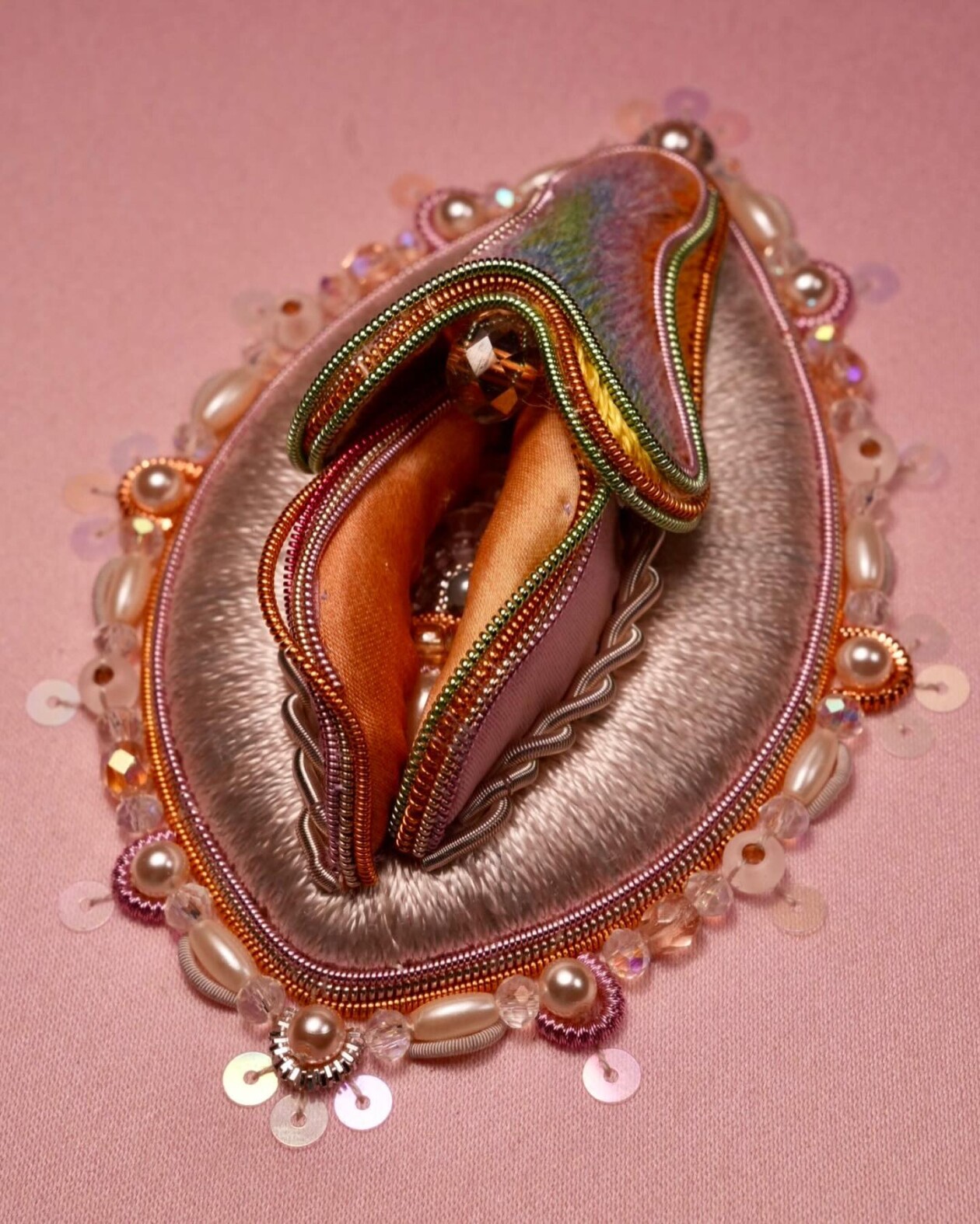 The Exquisite Embroidery And Bead Sculptures Of Studio Over And Out (8)