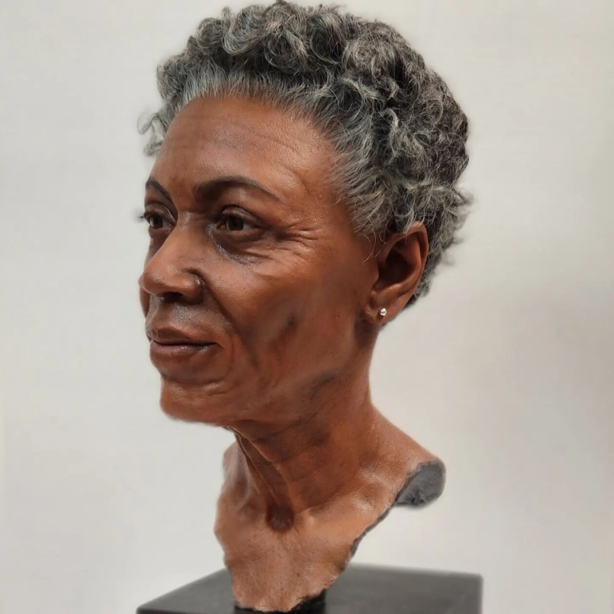 The Hauntingly Lifelike Sculptures Of Jamie Salmon (2)