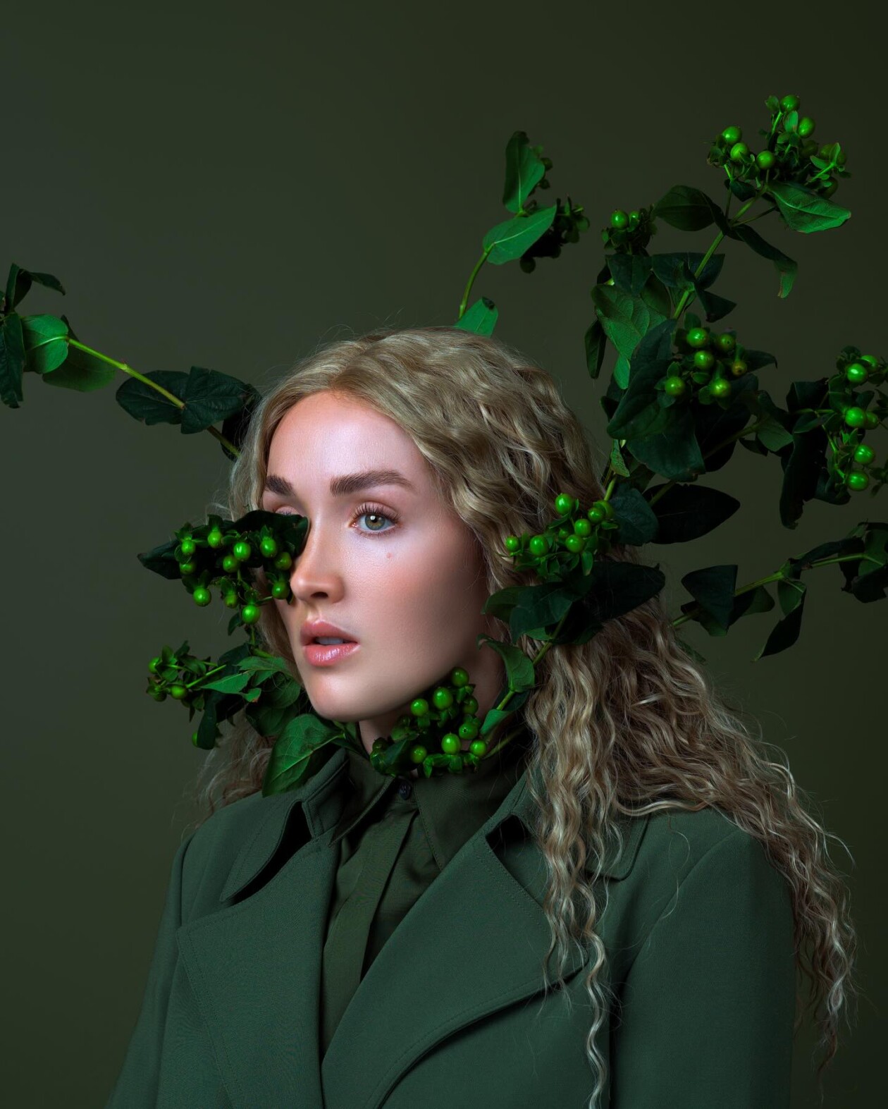 The Lushly Surreal Self Portraits Of Claire Luxton (4)