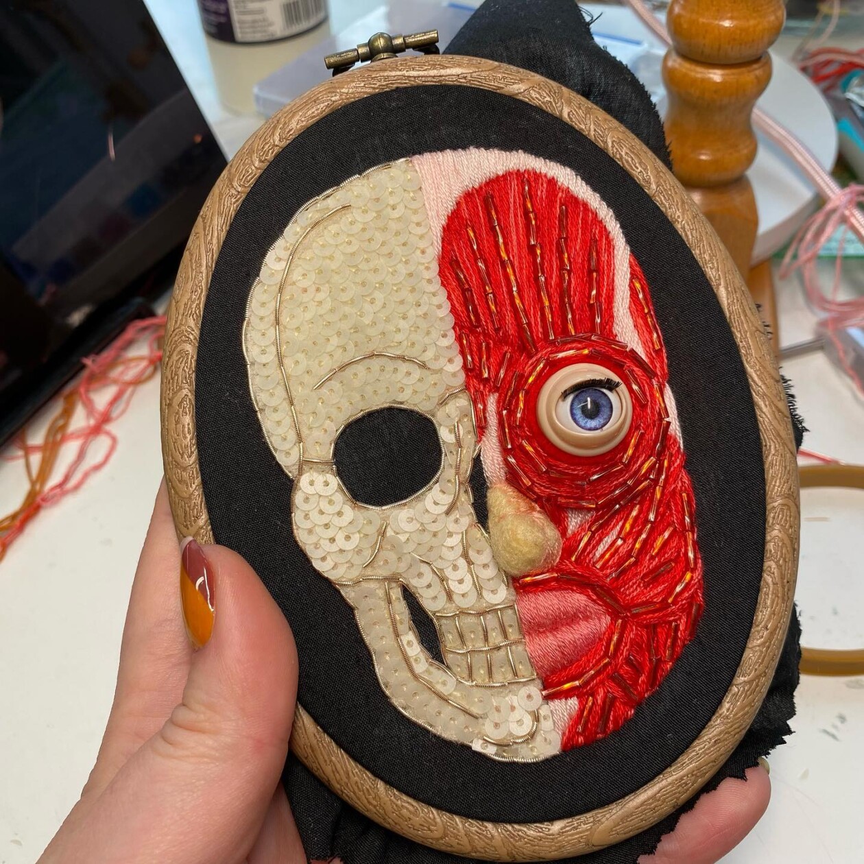 The Precise Anatomical Embroidery Of Amber Griffiths (7)