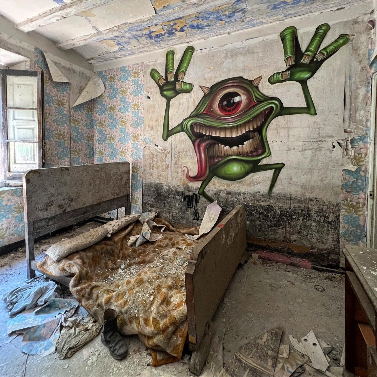 Transforming Forgotten Walls Into Haunting Masterpieces By Davidl (11)