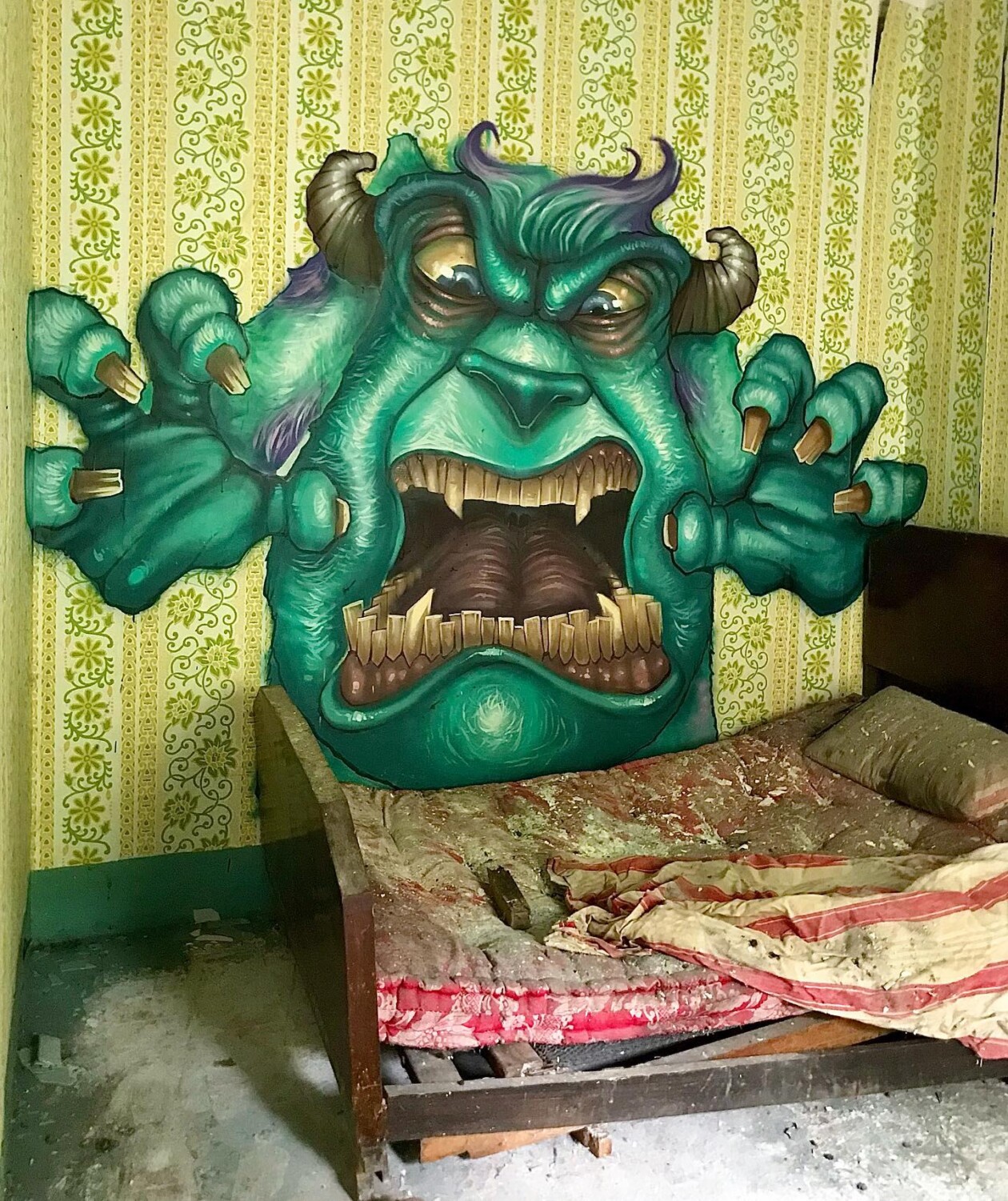 Transforming Forgotten Walls Into Haunting Masterpieces By Davidl (12)