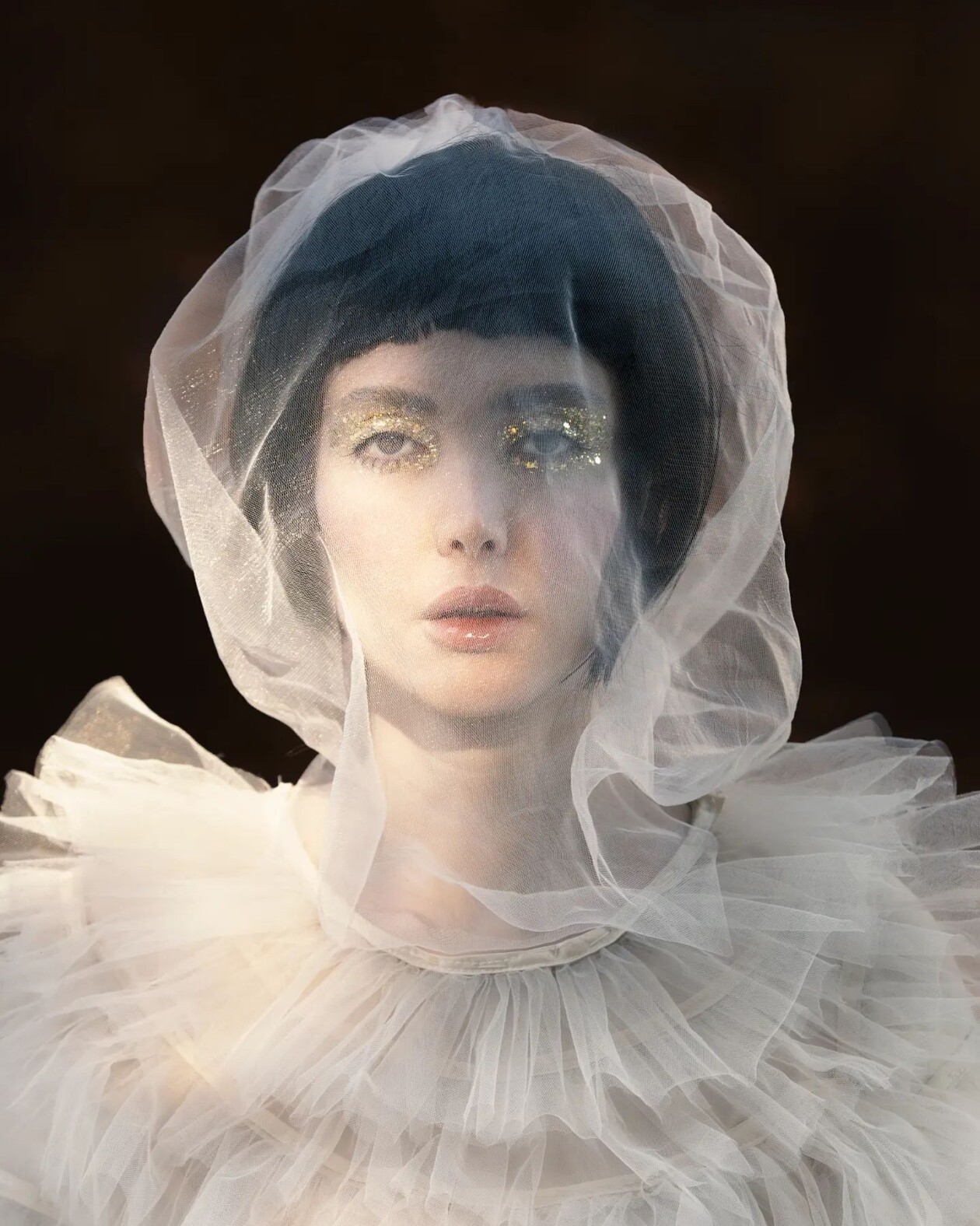 Unveiling The Self, A Look Into Somy Samani's Profound Self Portraits (12)