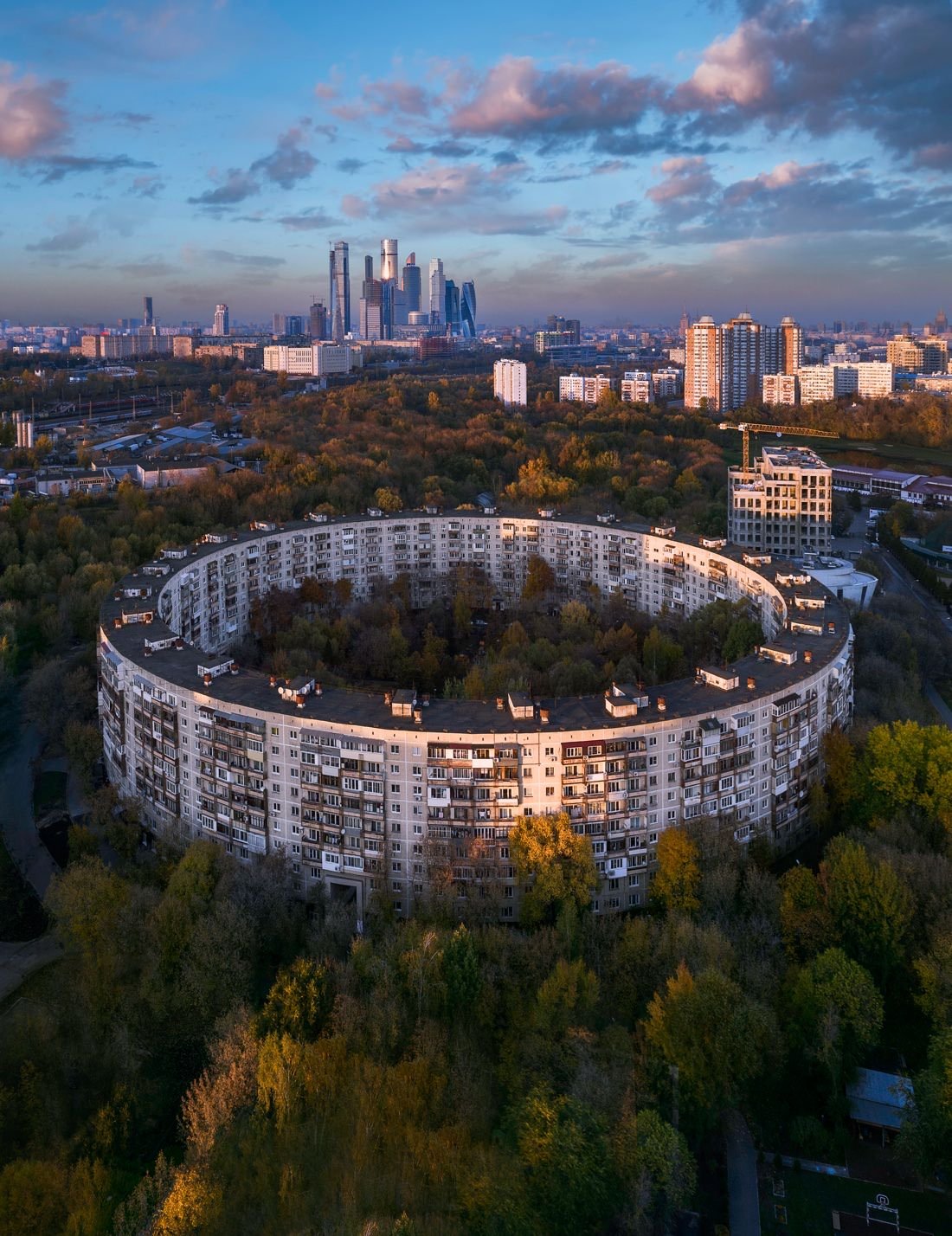 Welcome To Moscow, A Journey Through Russian Modern Architecture By Vadim Sherbakov (17)