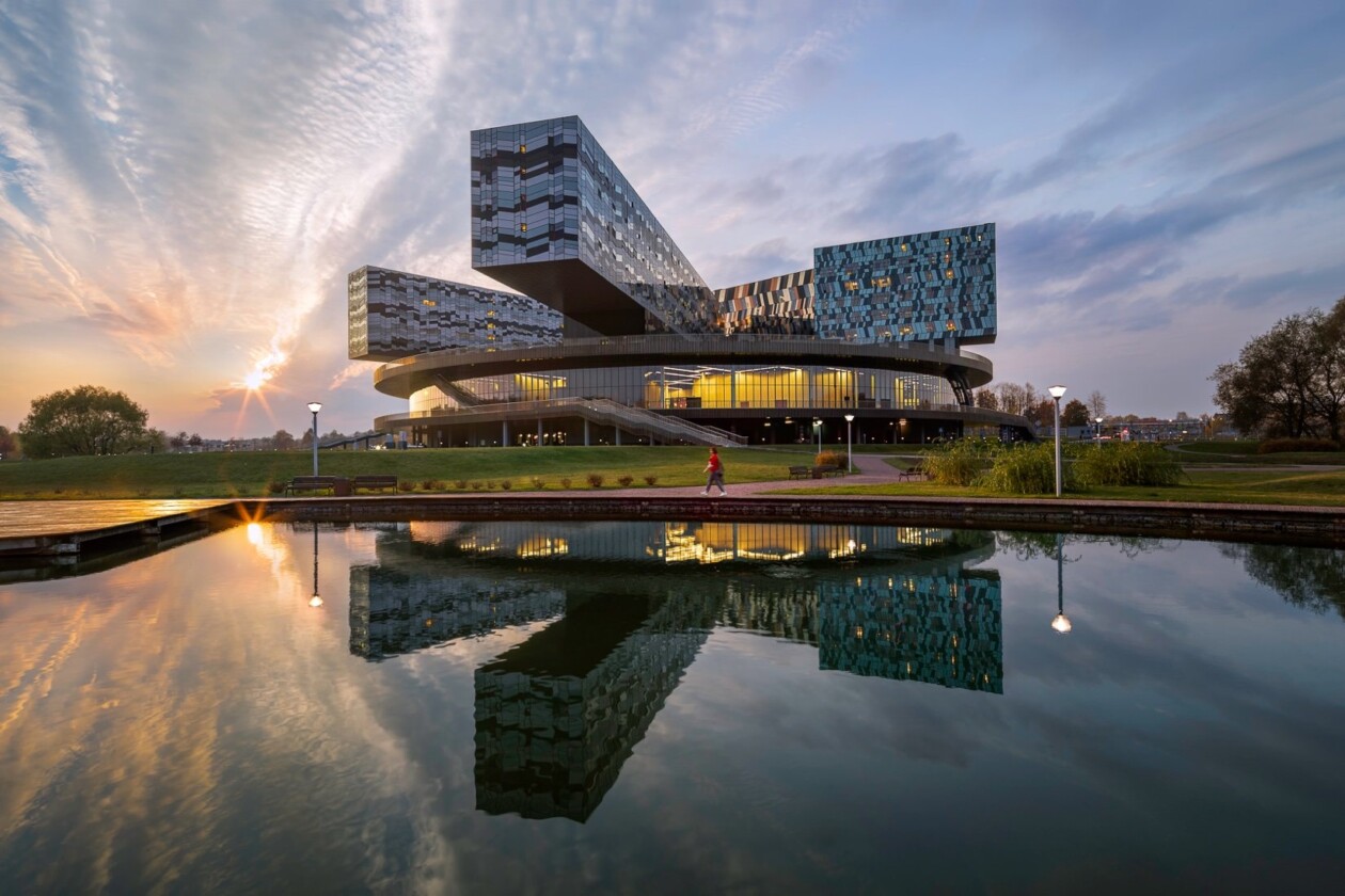 Welcome To Moscow, A Journey Through Russian Modern Architecture By Vadim Sherbakov (18)