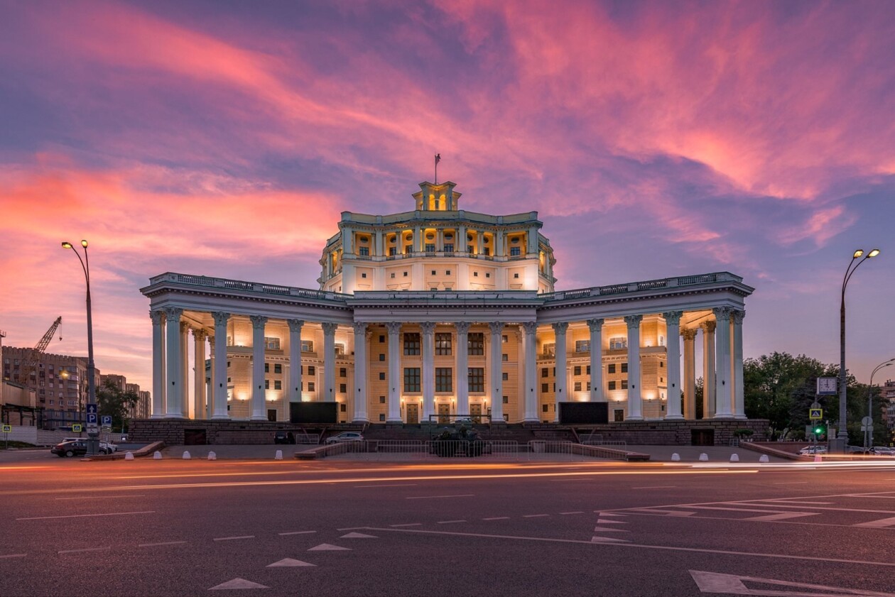 Welcome To Moscow, A Journey Through Russian Modern Architecture By Vadim Sherbakov (2)