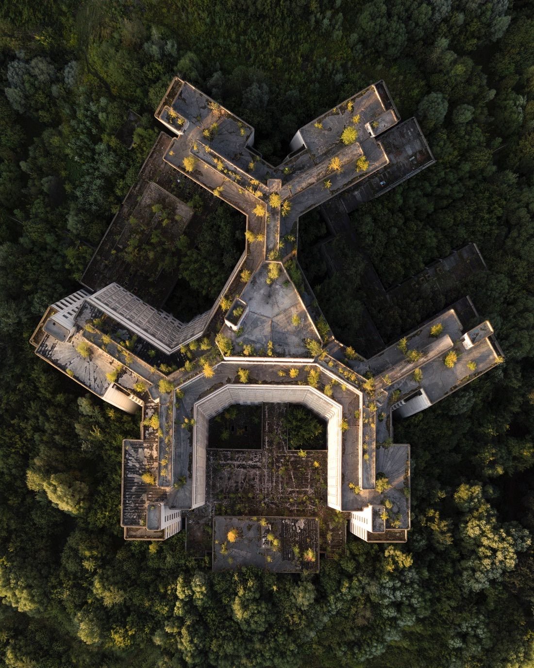 Welcome To Moscow, A Journey Through Russian Modern Architecture By Vadim Sherbakov (21)