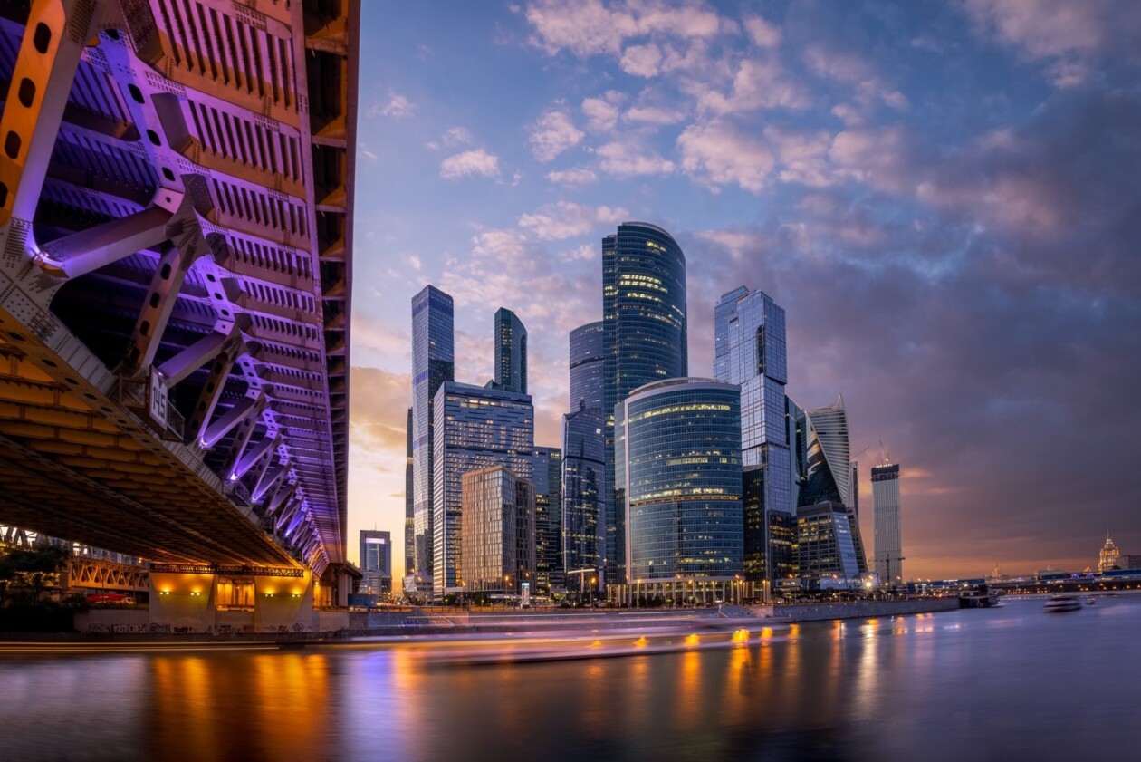 Welcome To Moscow, A Journey Through Russian Modern Architecture By Vadim Sherbakov (3)