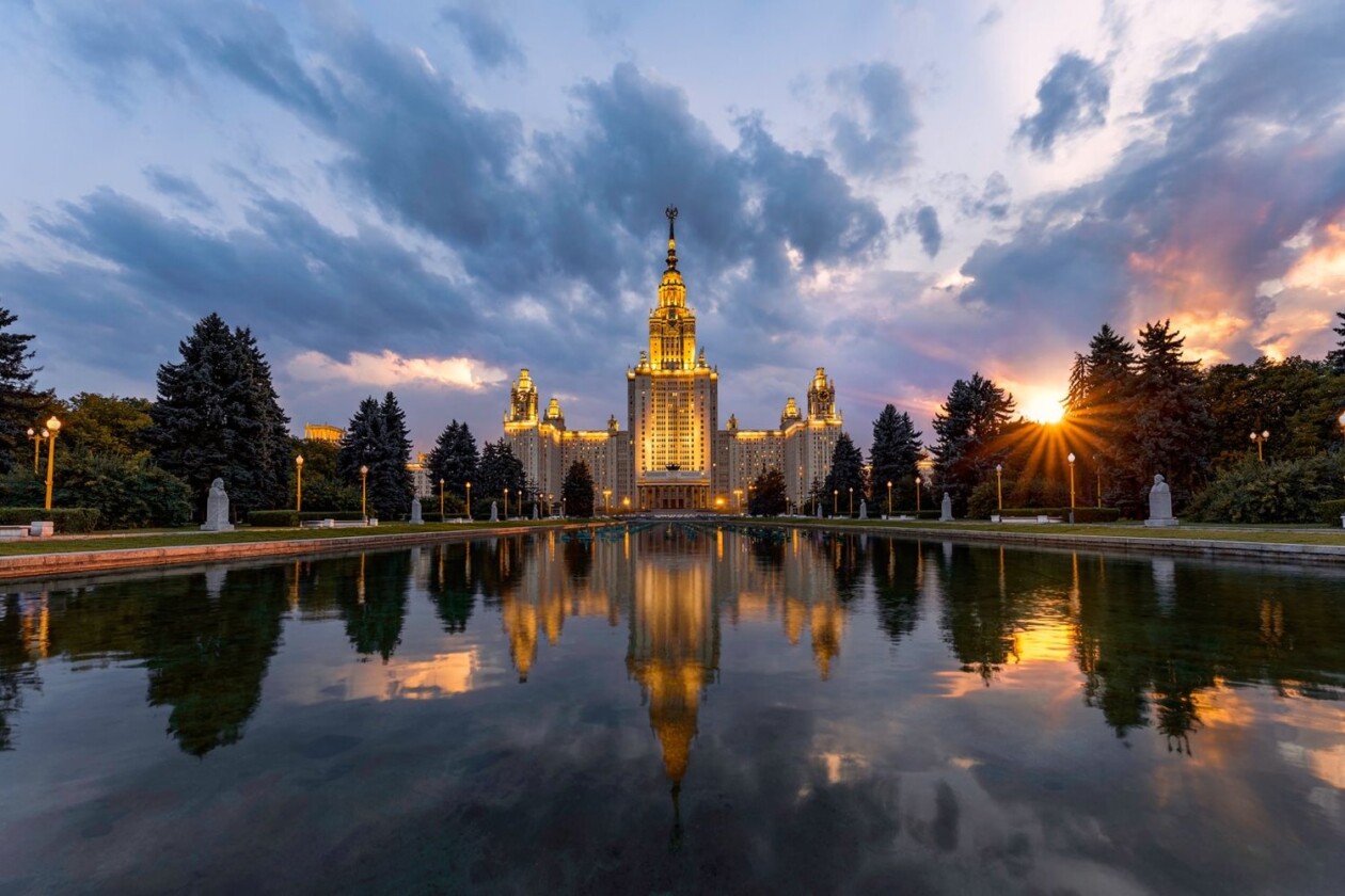 Welcome To Moscow, A Journey Through Russian Modern Architecture By Vadim Sherbakov (8)